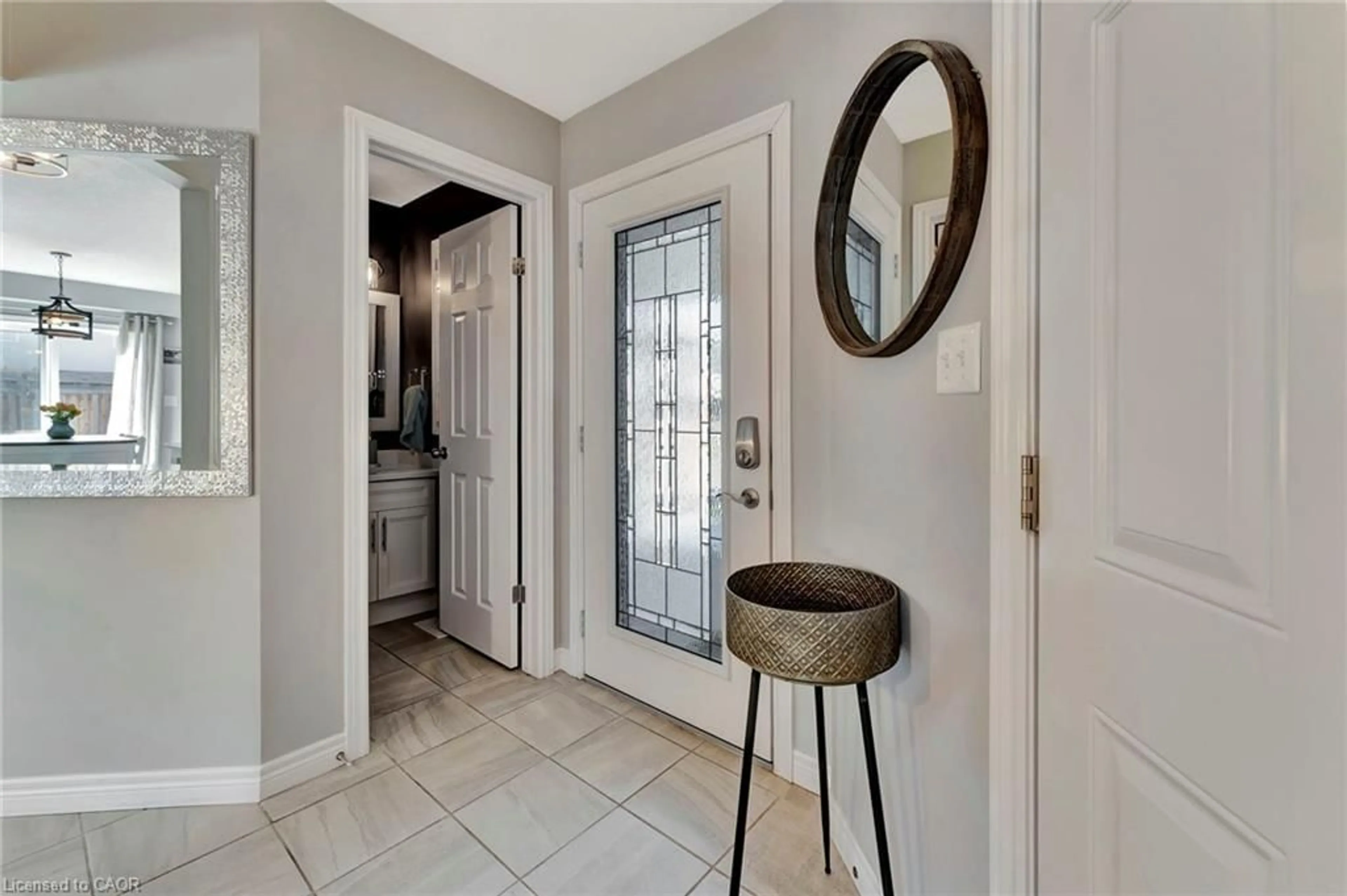 Indoor entryway for 3 Crawford Pl, Paris Ontario N3L 0A6