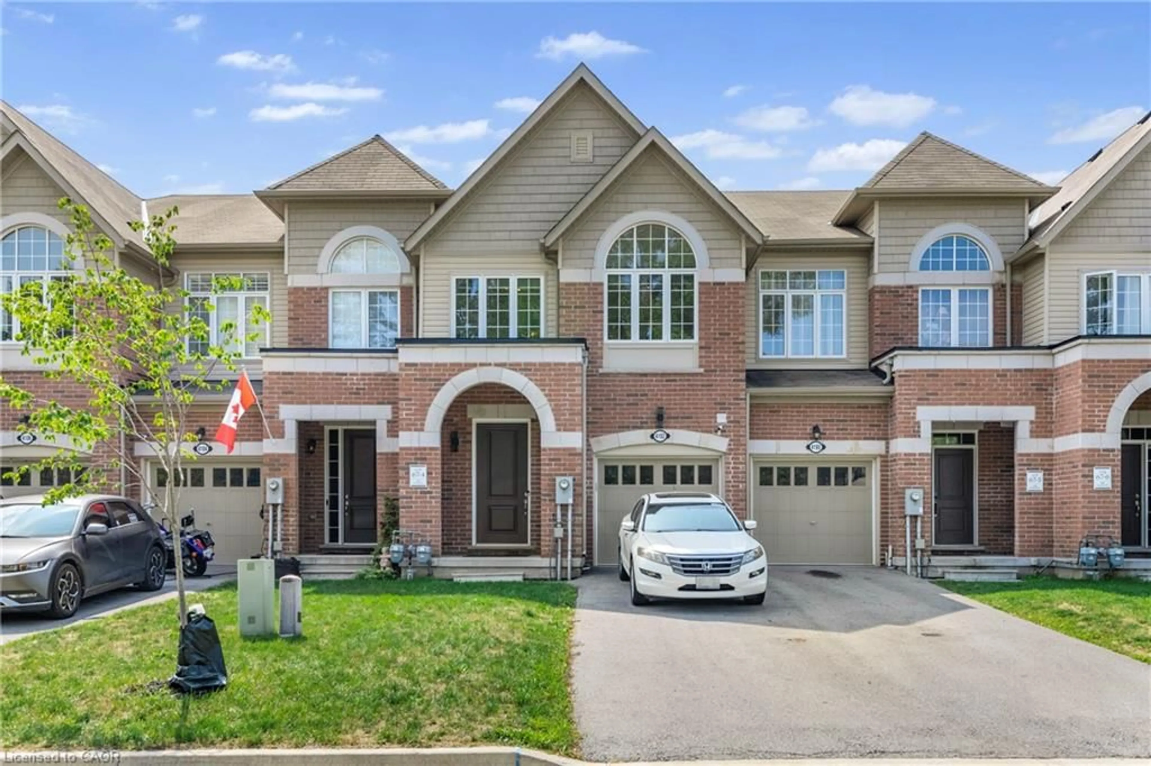 Home with brick exterior material, street for 4102 Fracchioni Dr, Beamsville Ontario L0R 1B4