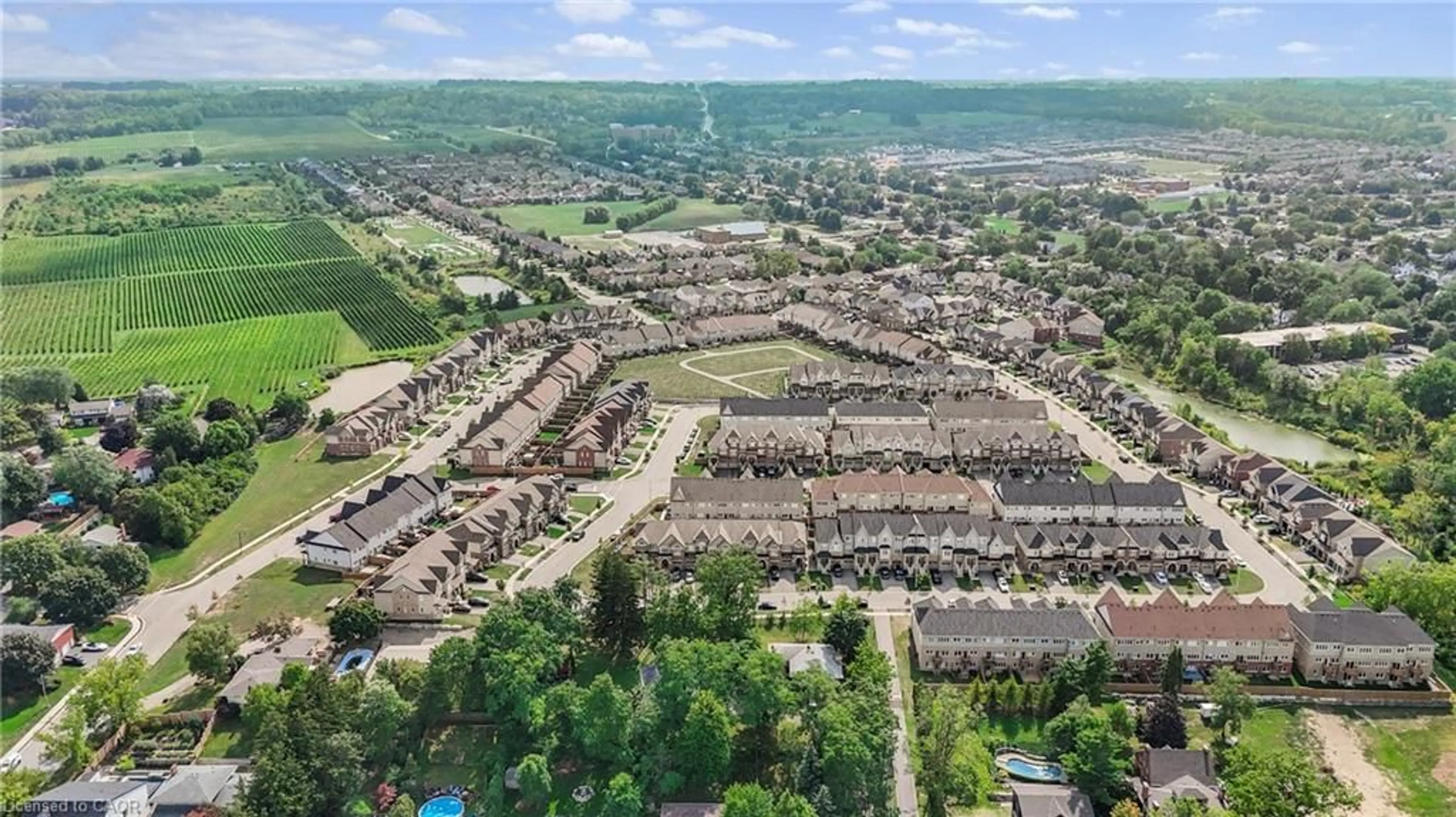 A pic from outside/outdoor area/front of a property/back of a property/a pic from drone, mountain view for 4102 Fracchioni Dr, Beamsville Ontario L0R 1B4