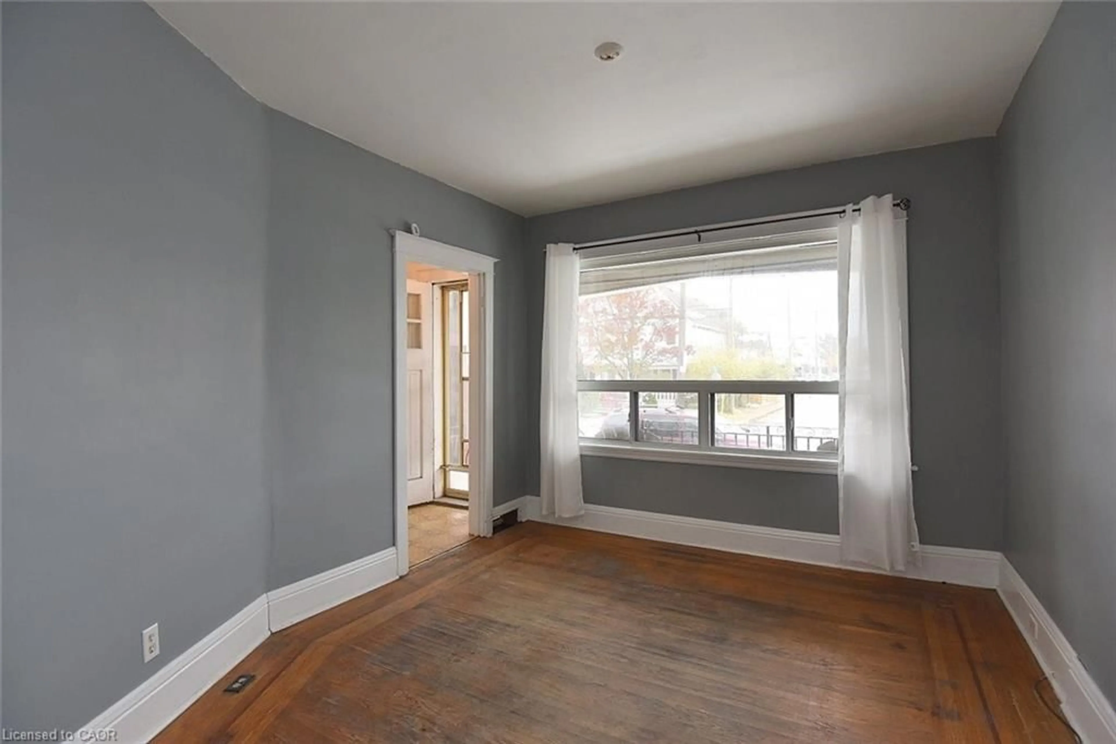 A pic of a room for 69 Gage Ave, Hamilton Ontario L8L 6Z8