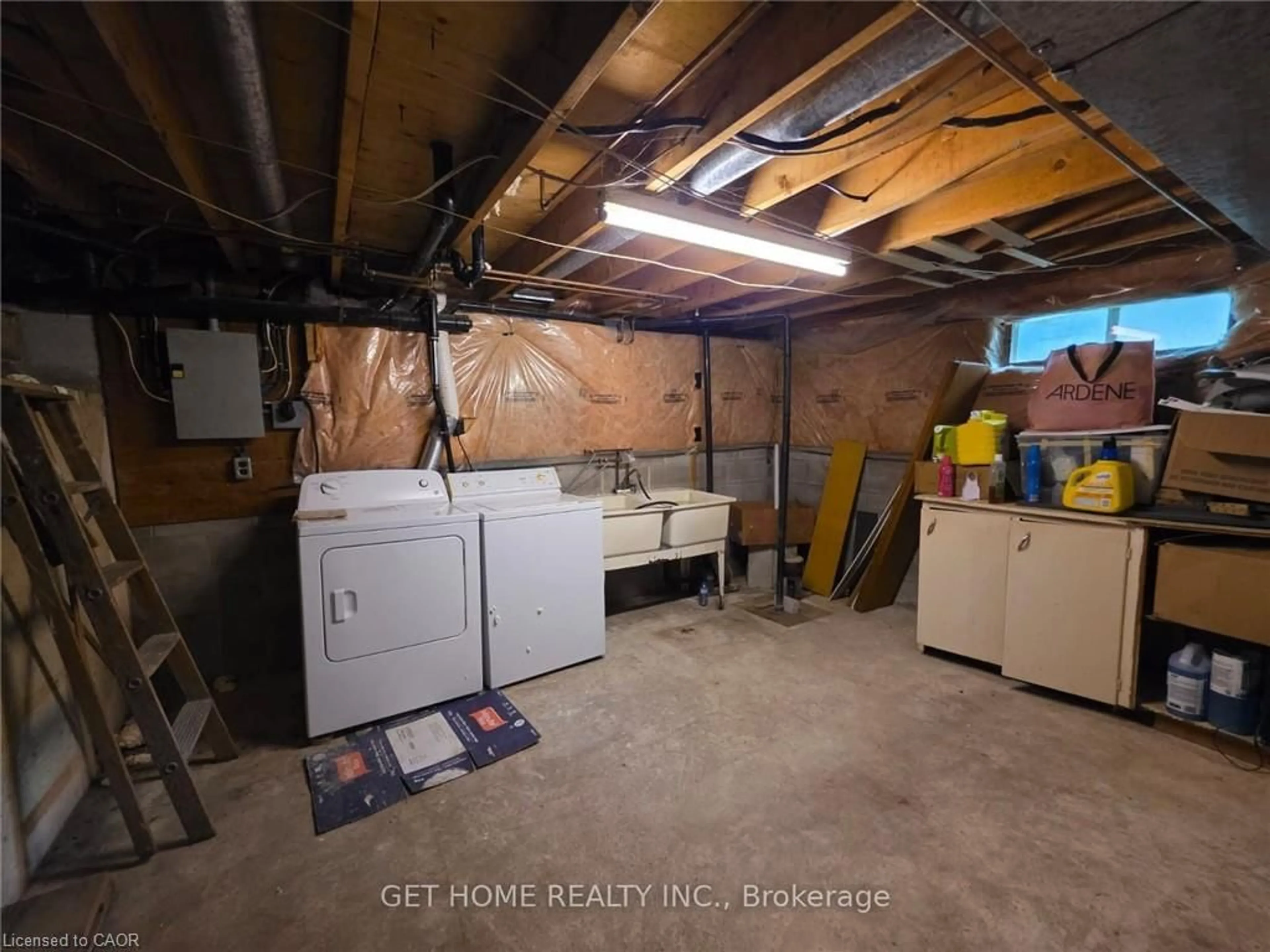 Laundry room for 30 Emilie St, Brantford Ontario N3S 1S4