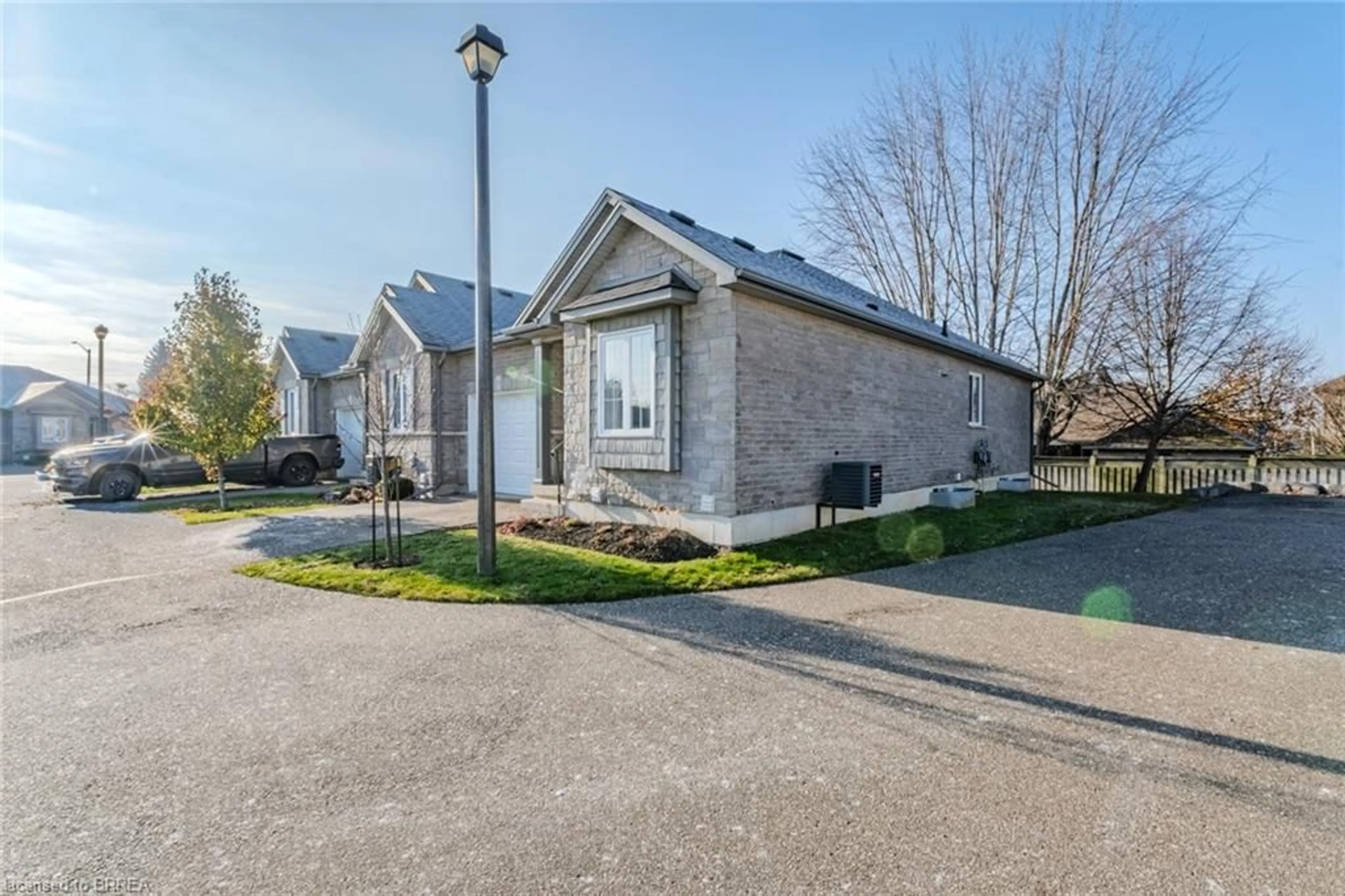 Unknown for 244 Dundas St #19, Paris Ontario N3L 0B4