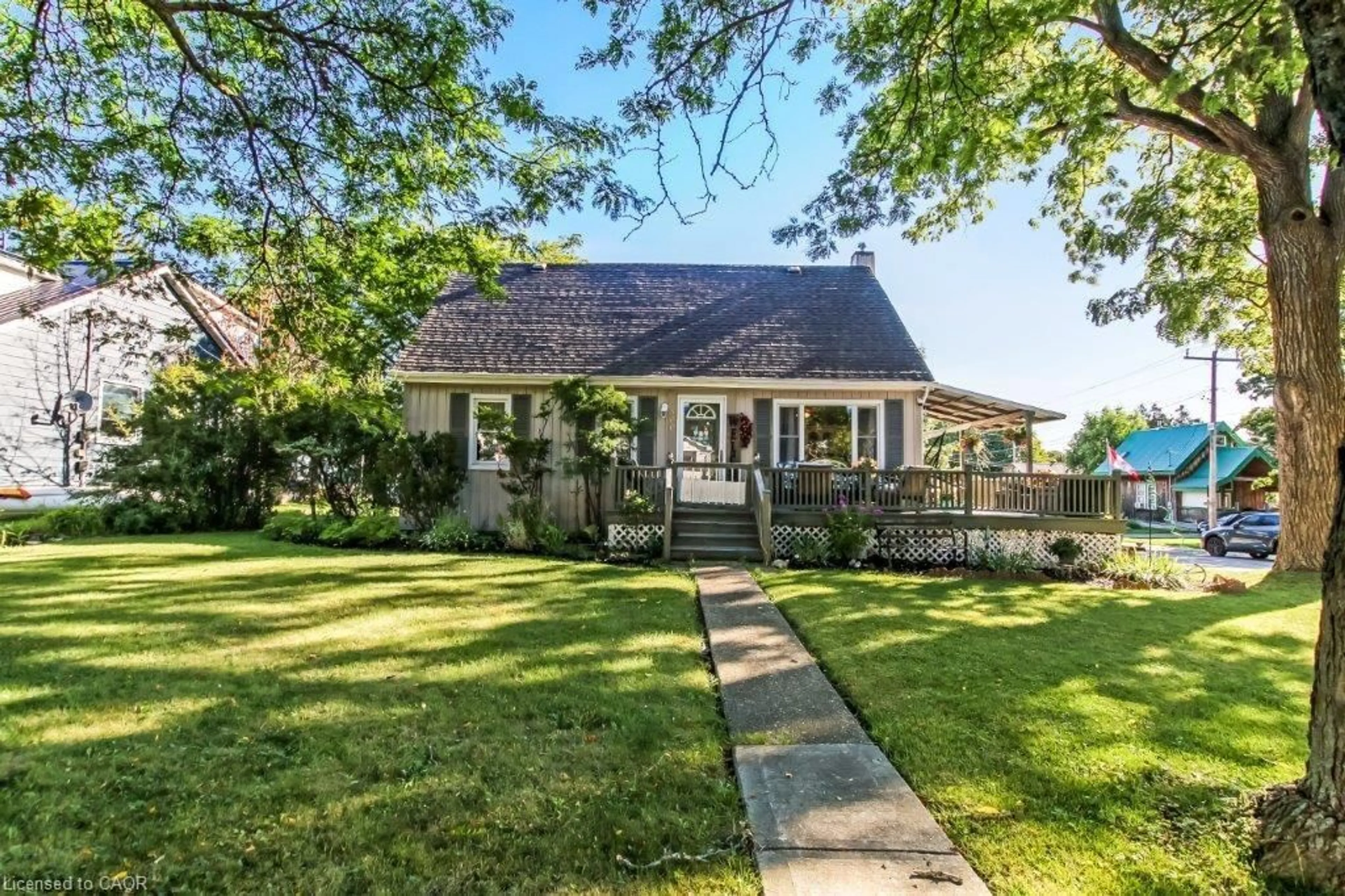 A pic from outside/outdoor area/front of a property/back of a property/a pic from drone, street for 500 St Andrew St, Port Dover Ontario N0A 1N0