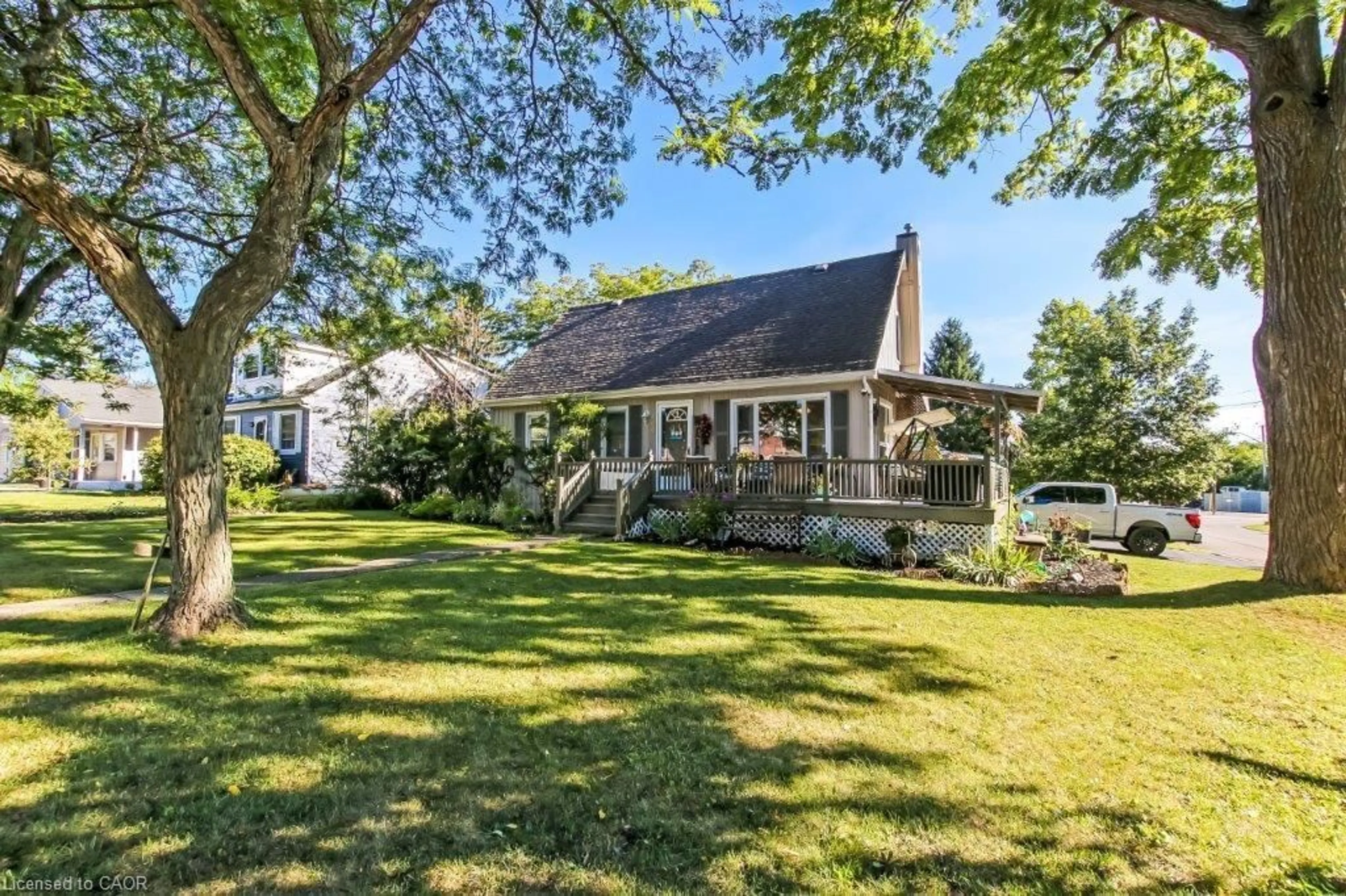 A pic from outside/outdoor area/front of a property/back of a property/a pic from drone, street for 500 St Andrew St, Port Dover Ontario N0A 1N0