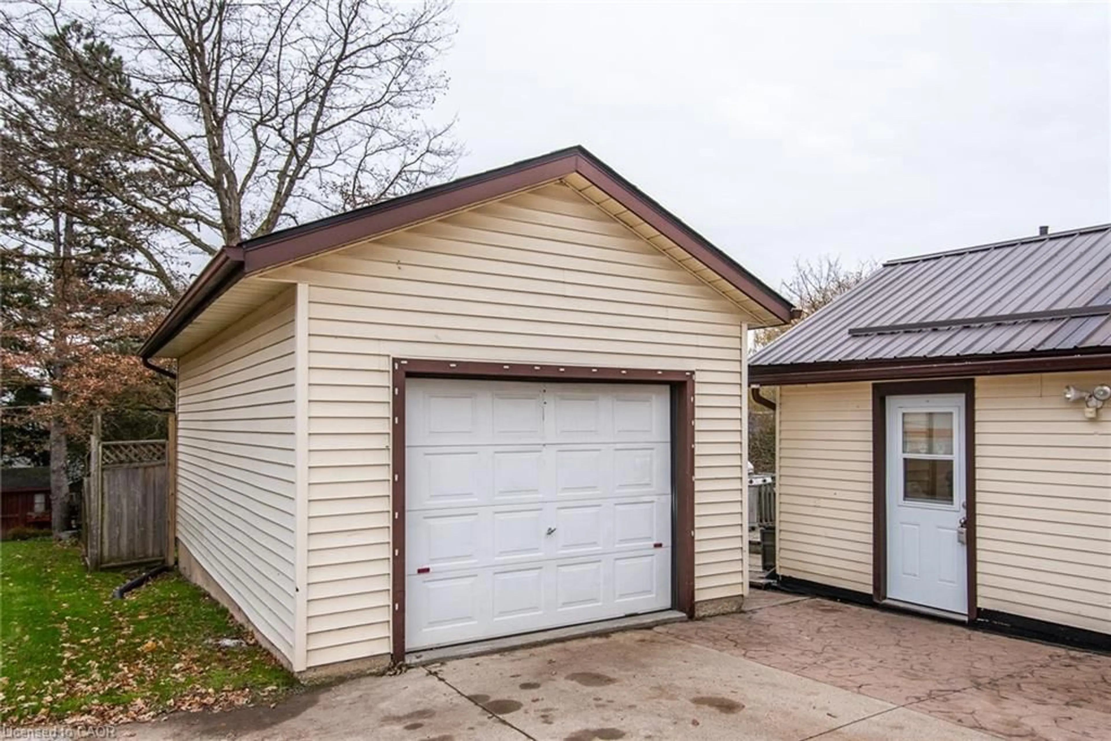 Indoor garage for 73 Main St, Drayton Ontario N0G 1P0