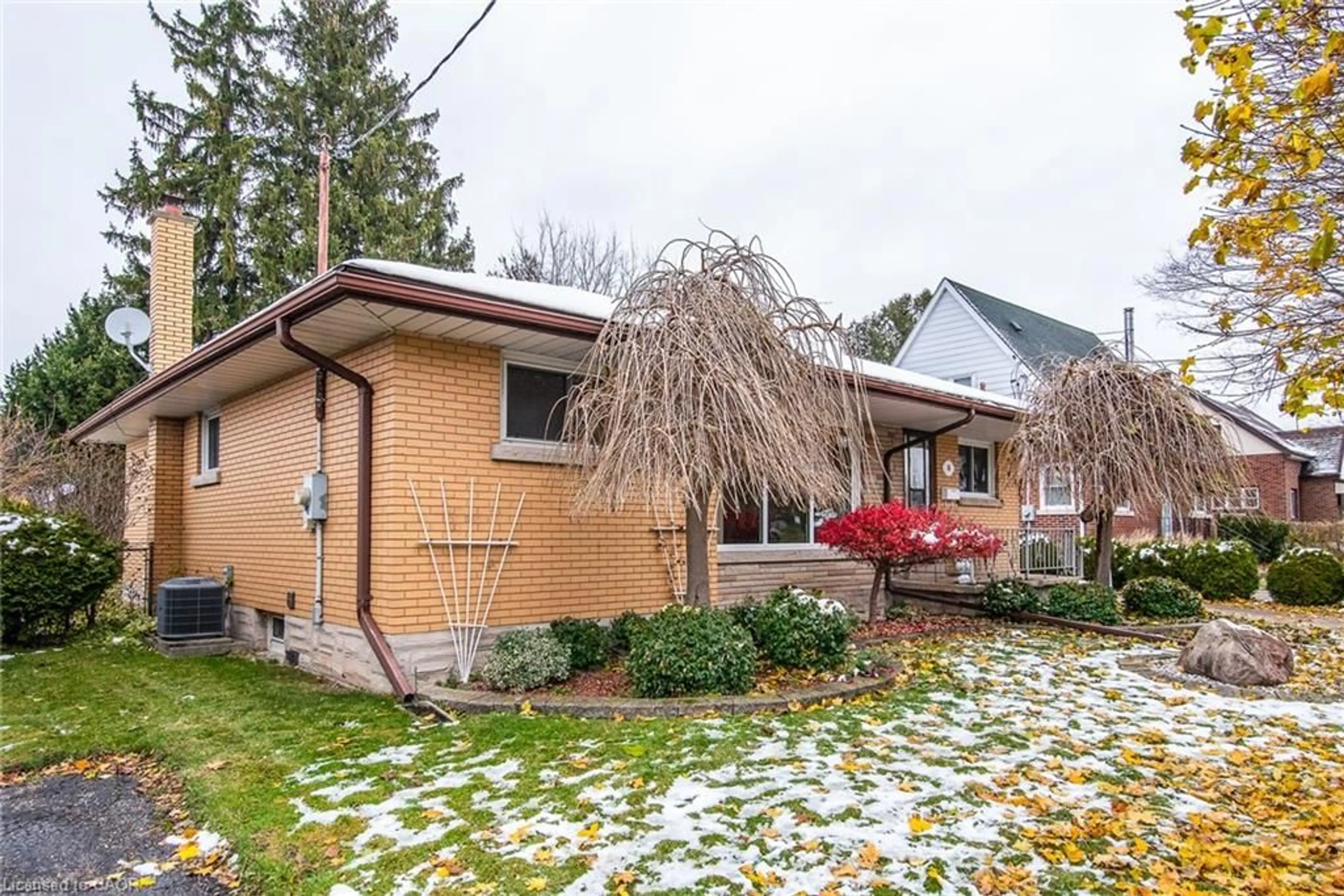 Unknown for 6 Monroe St, Cambridge Ontario N1R 2C5