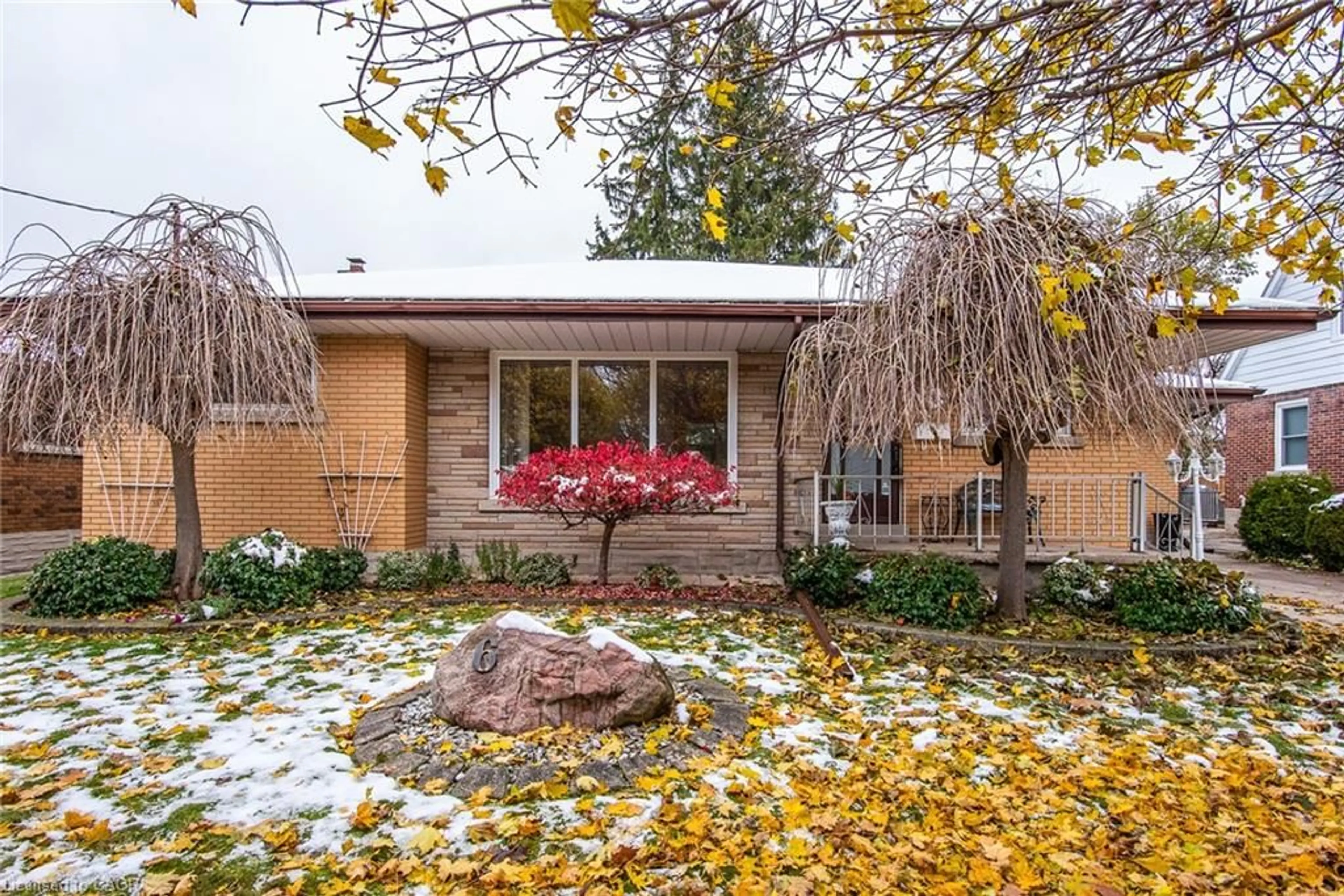 Patio, street for 6 Monroe St, Cambridge Ontario N1R 2C5