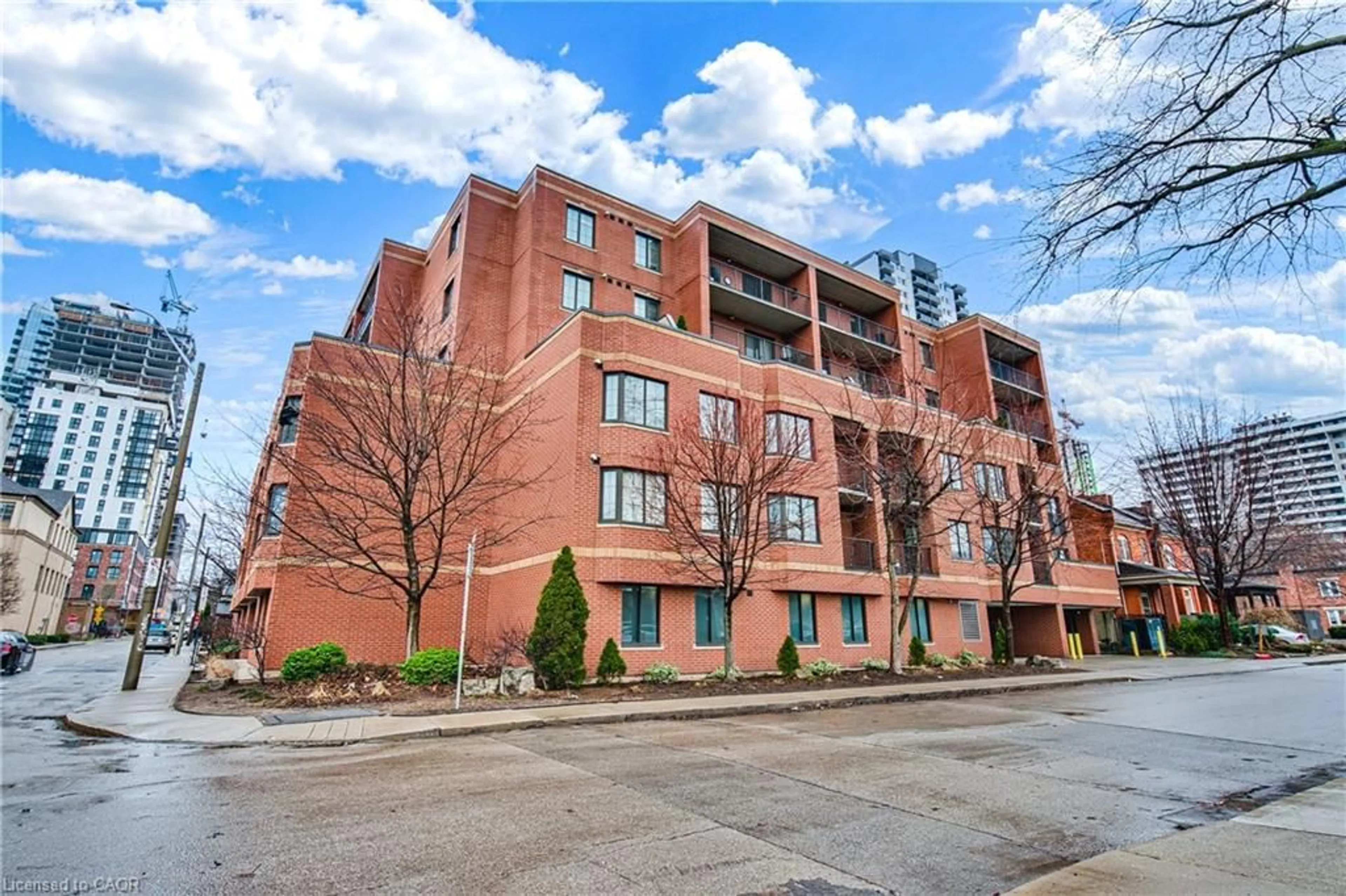 Patio, building for 47 Caroline St #401, Hamilton Ontario L8R 2R6