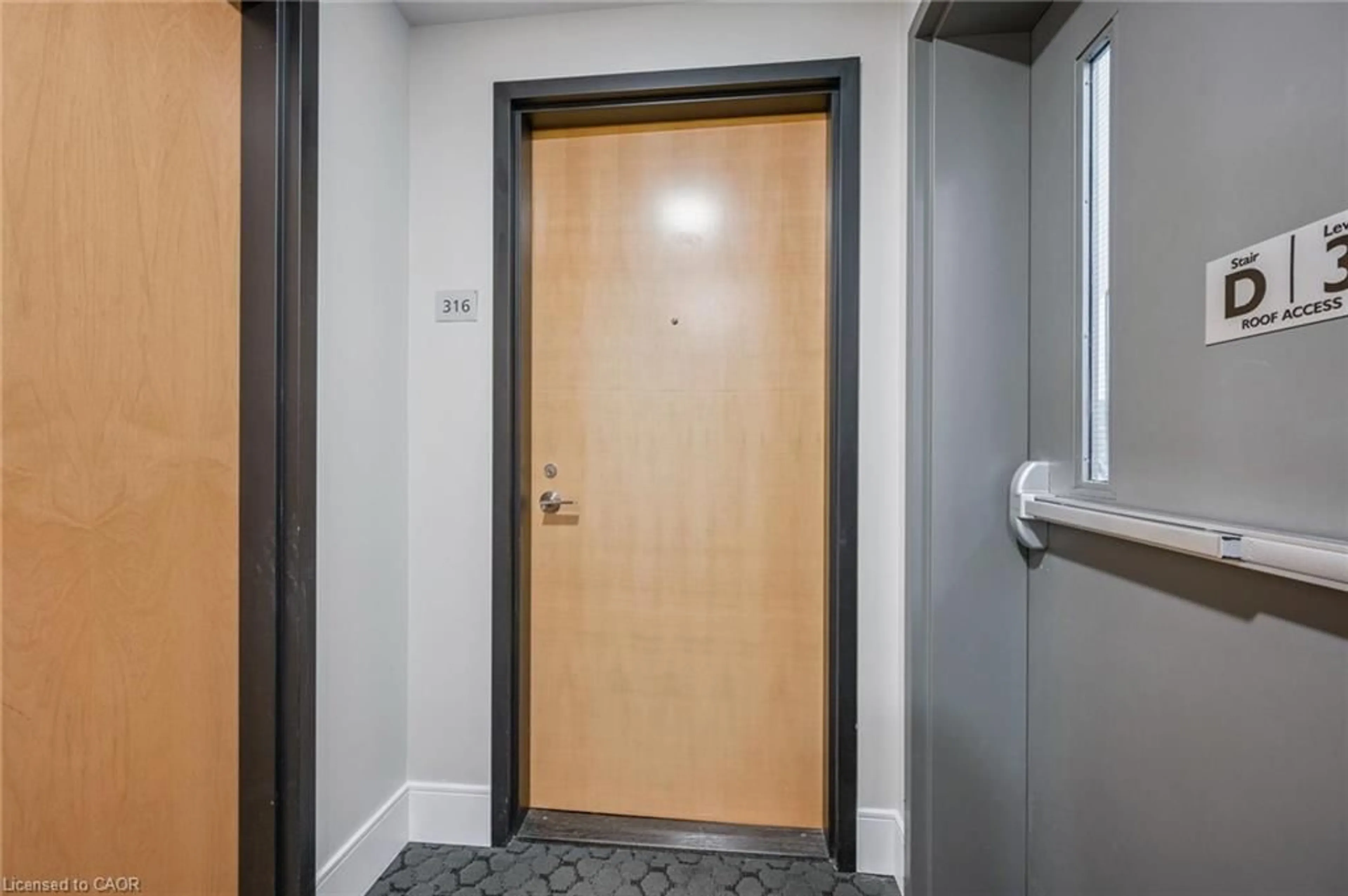 Indoor entryway for 15 Prince Albert Blvd #316, Kitchener Ontario N2H 0C2