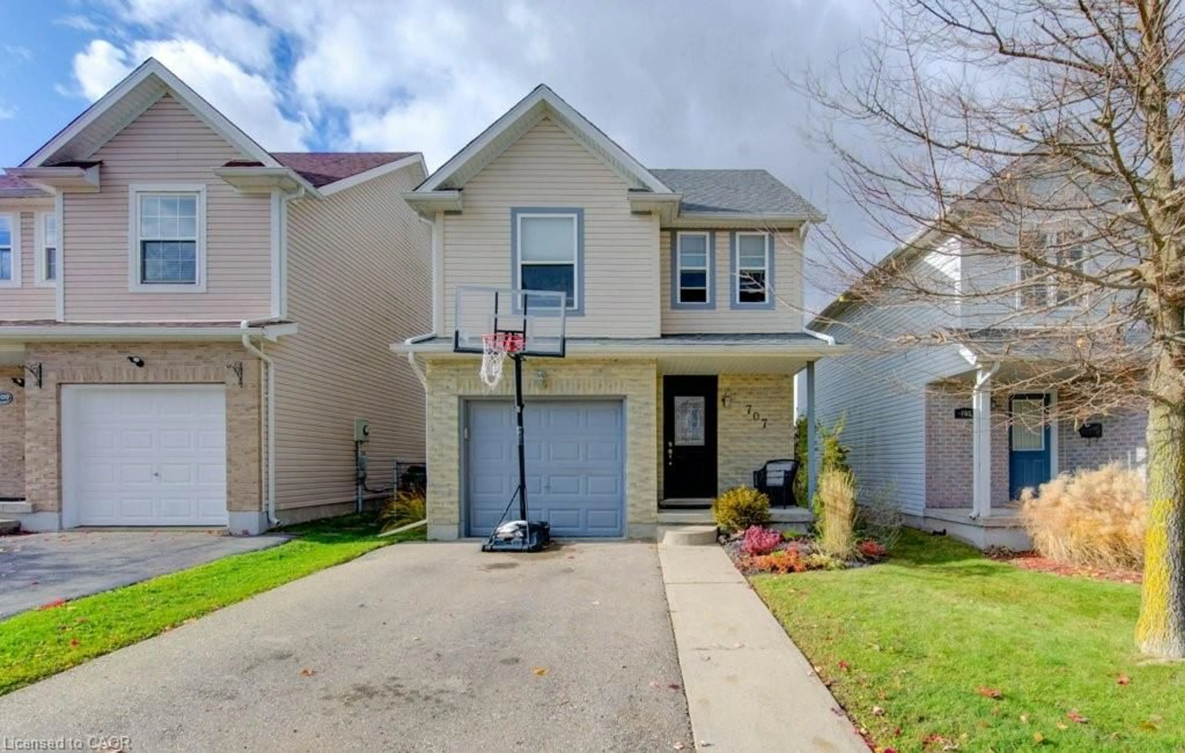 Home with vinyl exterior material, street for 707 Paris Blvd, Waterloo Ontario N2T 2X9