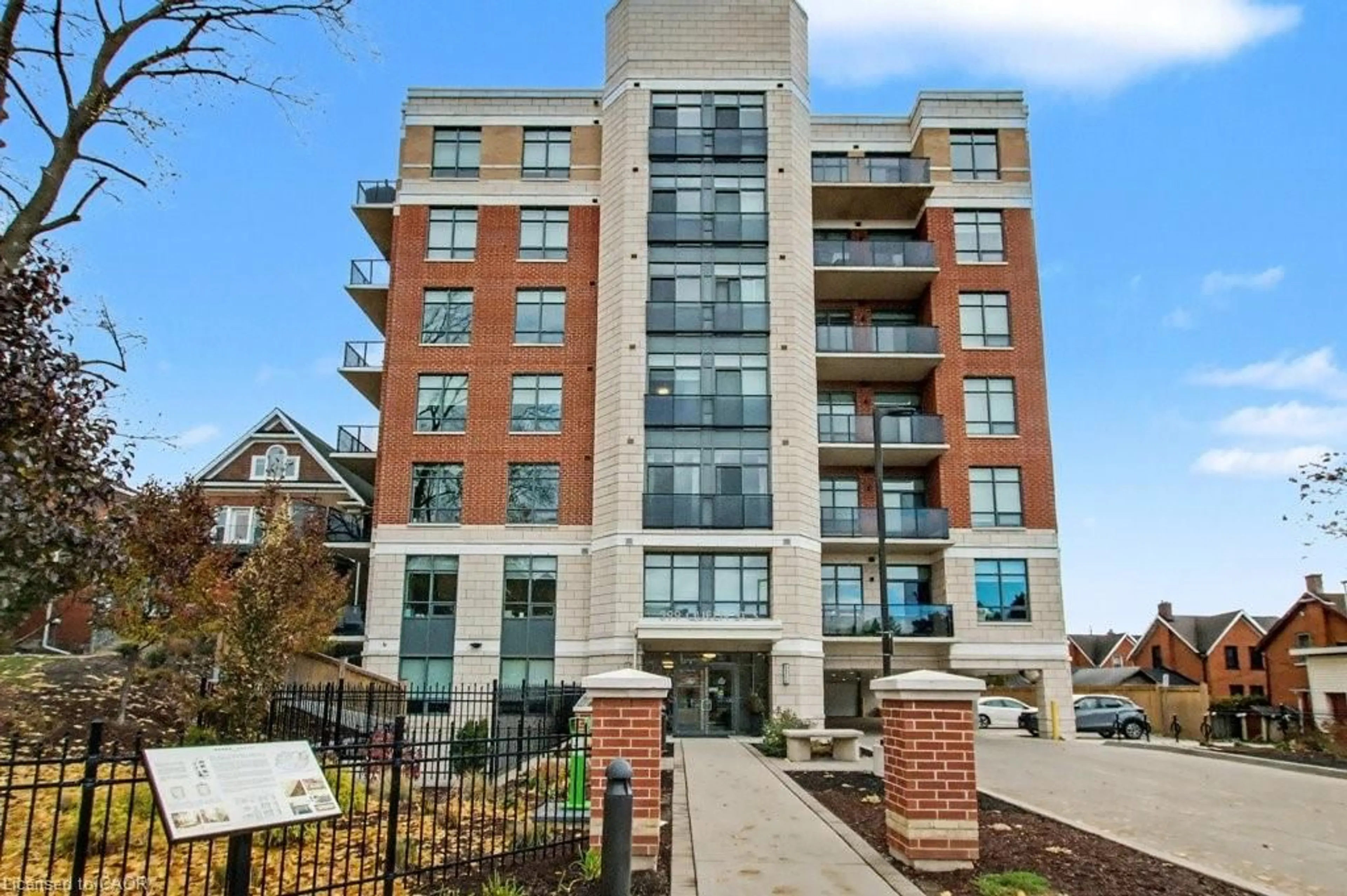 Home with brick exterior material, building for 399 Queen St #518, Kitchener Ontario N2G 0C4