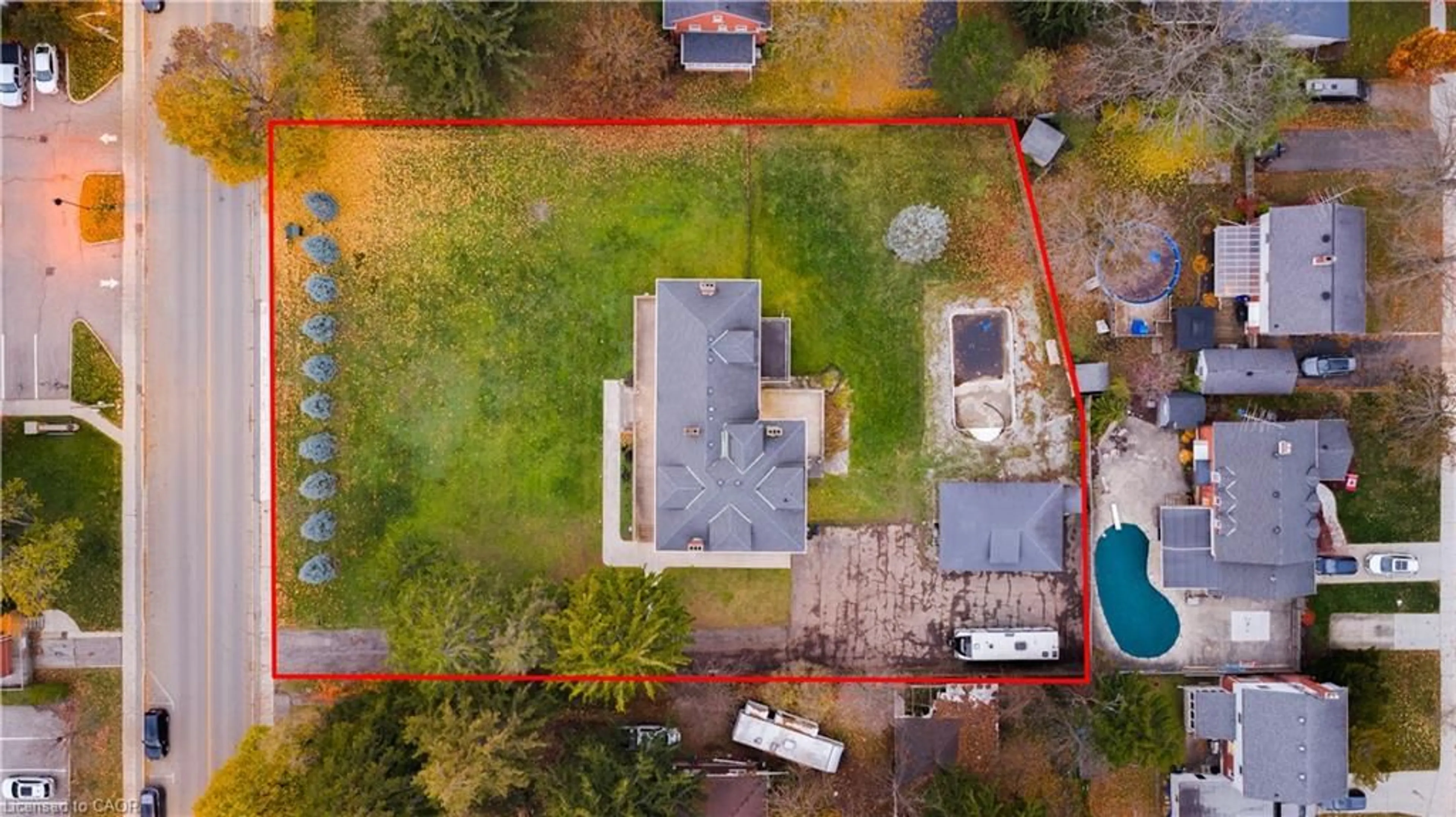 A pic from outside/outdoor area/front of a property/back of a property/a pic from drone, building for 417 Broad St, Dunnville Ontario N1A 1T4