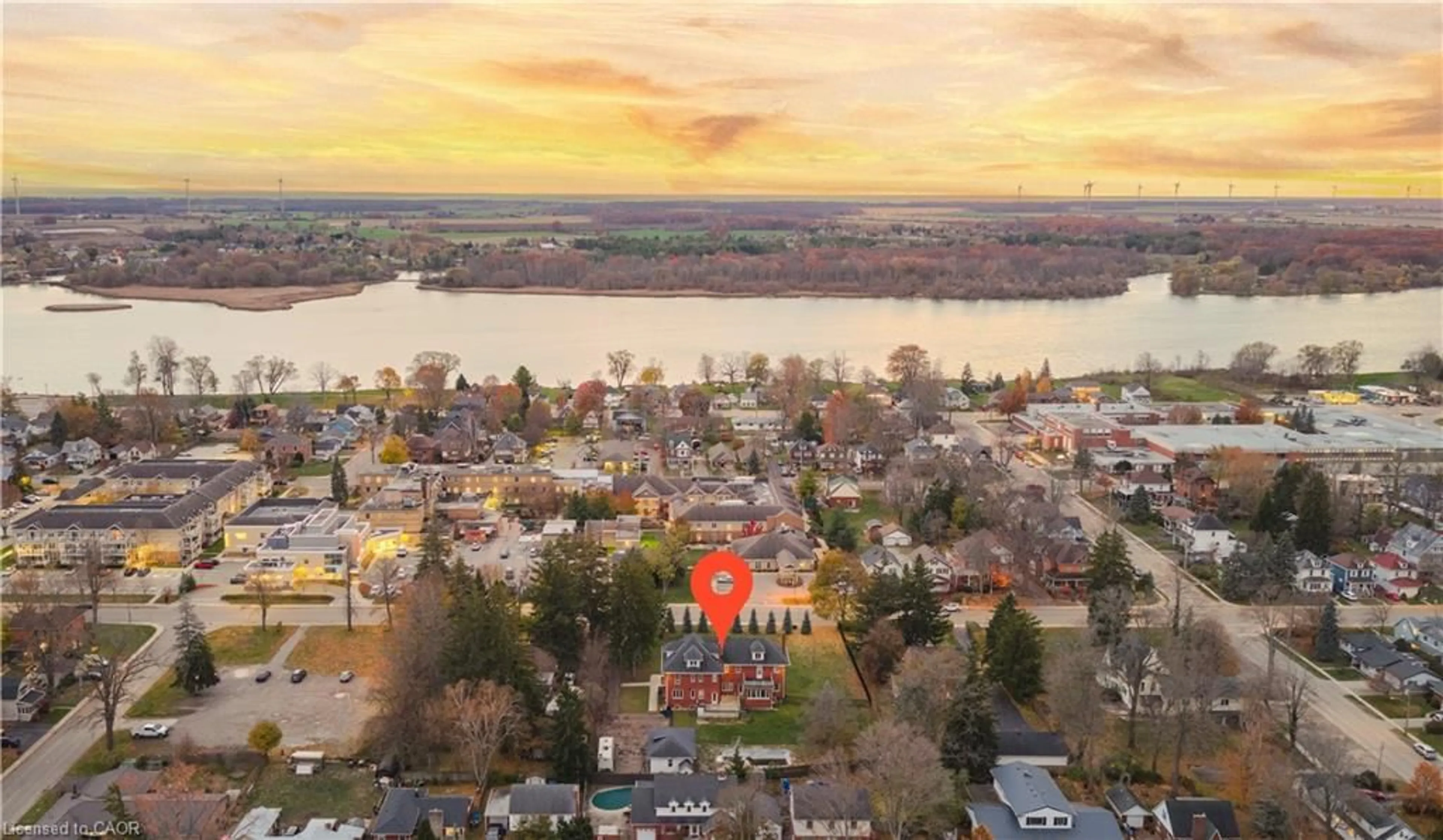 A pic from outside/outdoor area/front of a property/back of a property/a pic from drone, water/lake/river/ocean view for 417 Broad St, Dunnville Ontario N1A 1T4