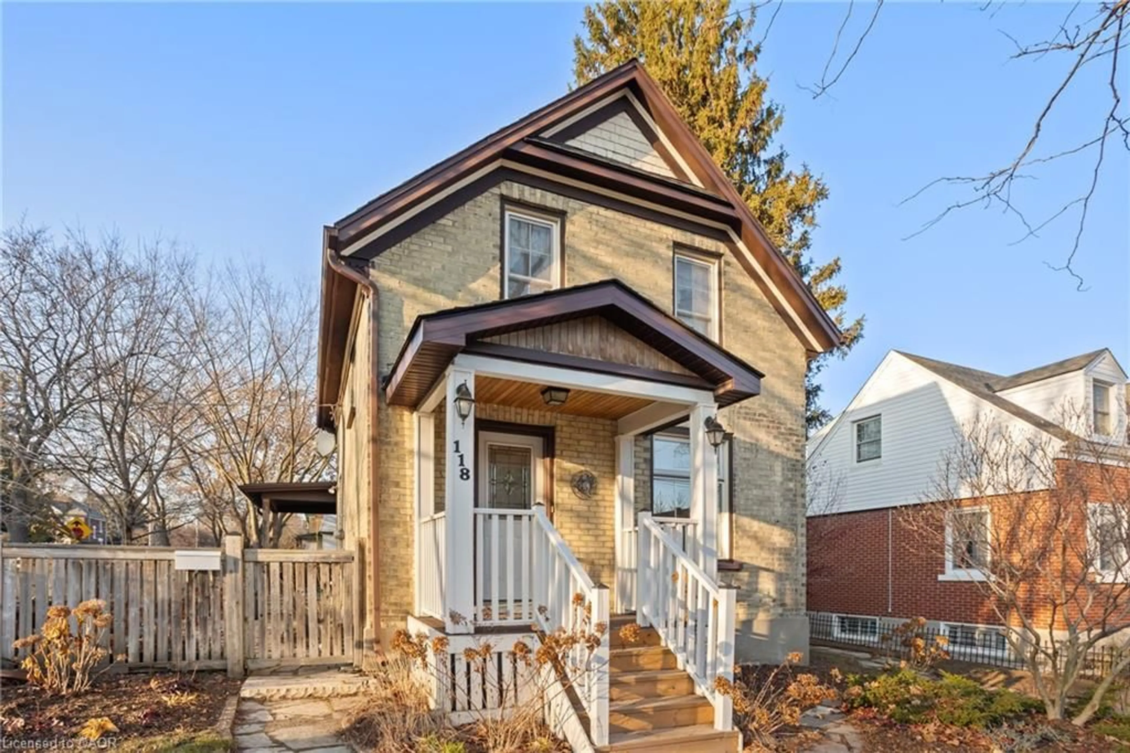 Home with brick exterior material, street for 118 Krug St, Kitchener Ontario N2H 2Y2
