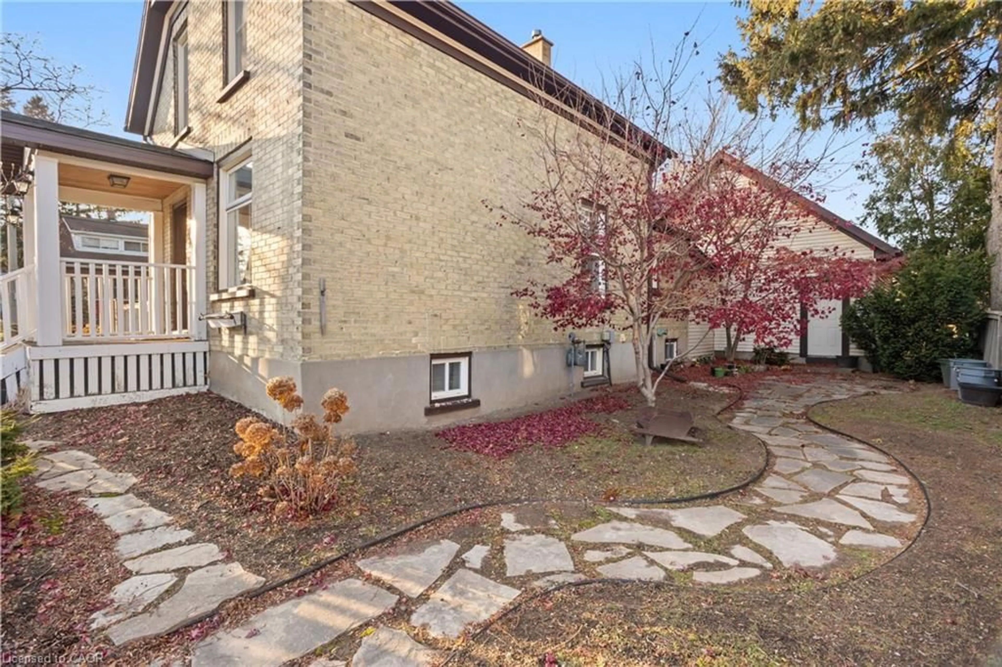 Unknown for 118 Krug St, Kitchener Ontario N2H 2Y2