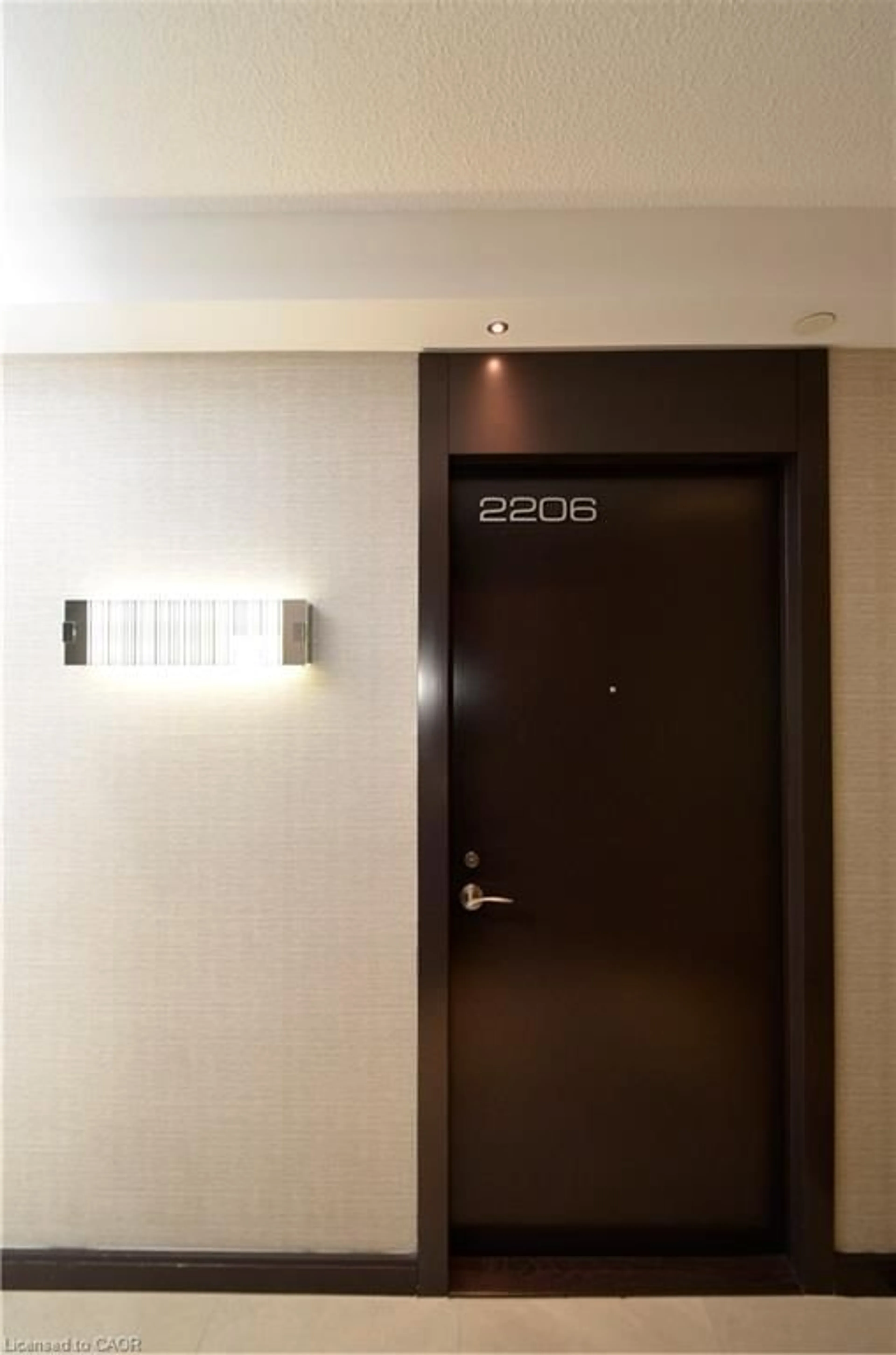 Indoor foyer for 9 Valhalla Inn Rd #2206, Toronto Ontario M9B 0B2