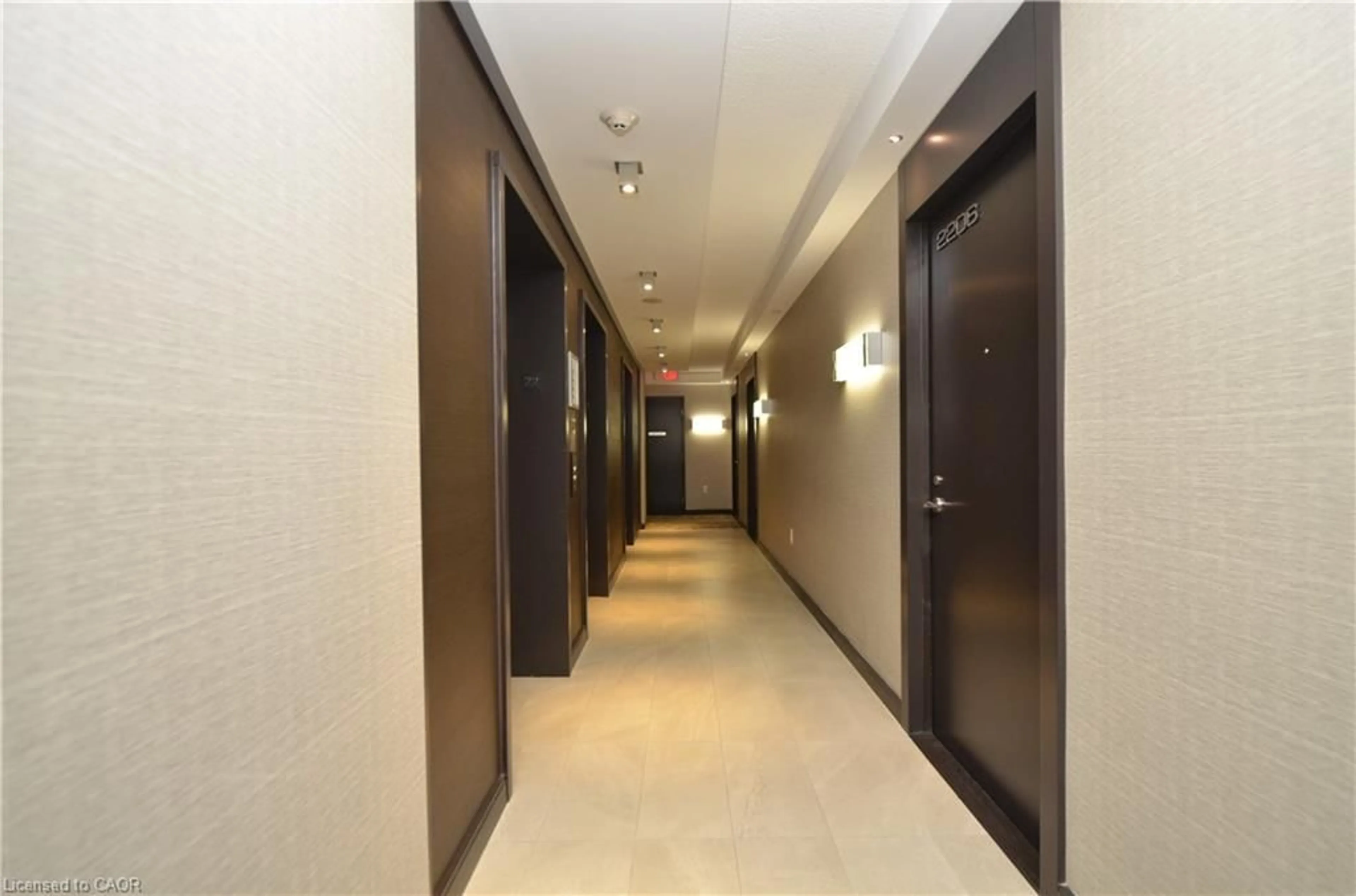 Indoor foyer for 9 Valhalla Inn Rd #2206, Toronto Ontario M9B 0B2