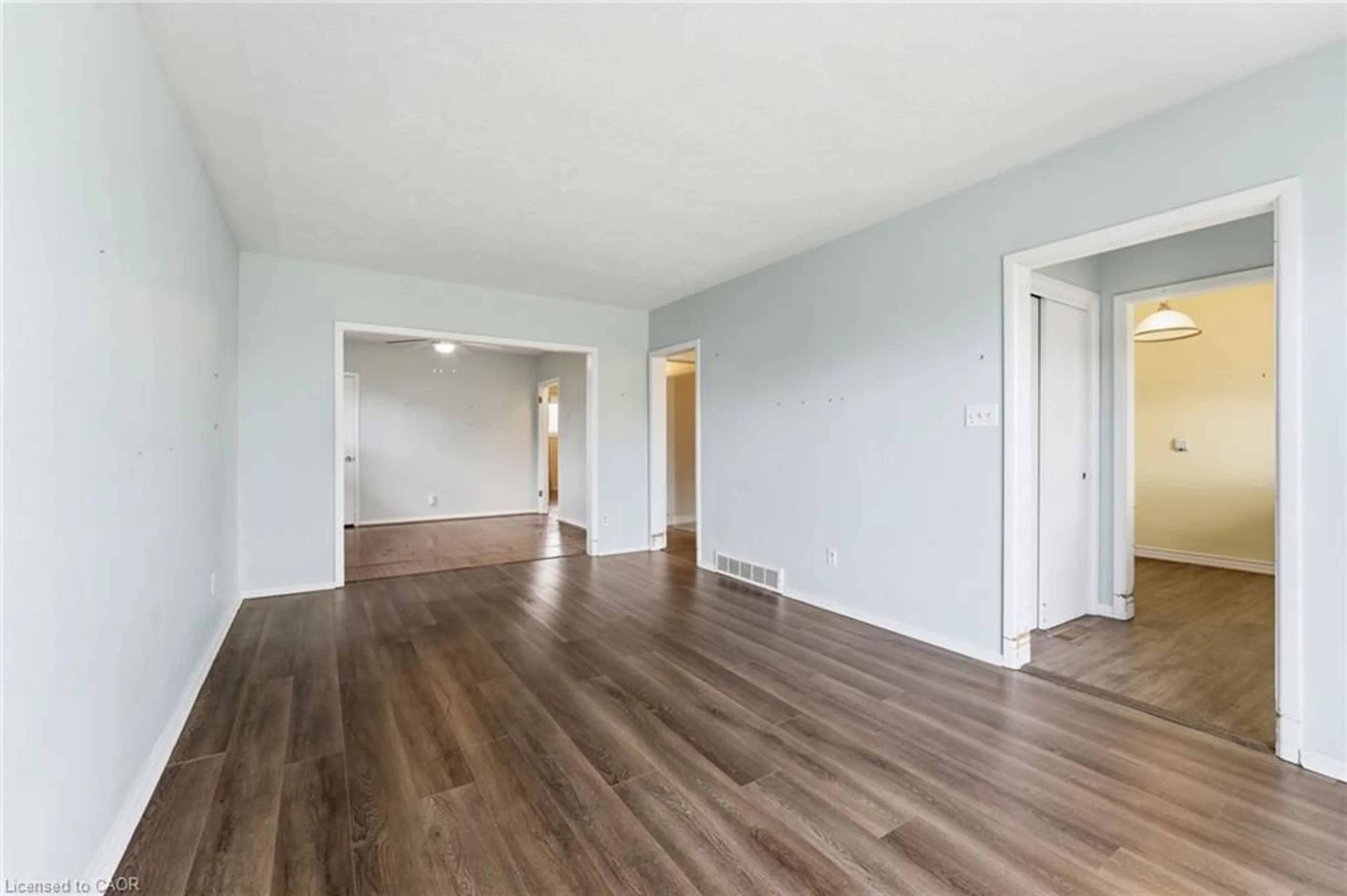 A pic of a room for 144 Hoover Cres, Hamilton Ontario L9A 3H3