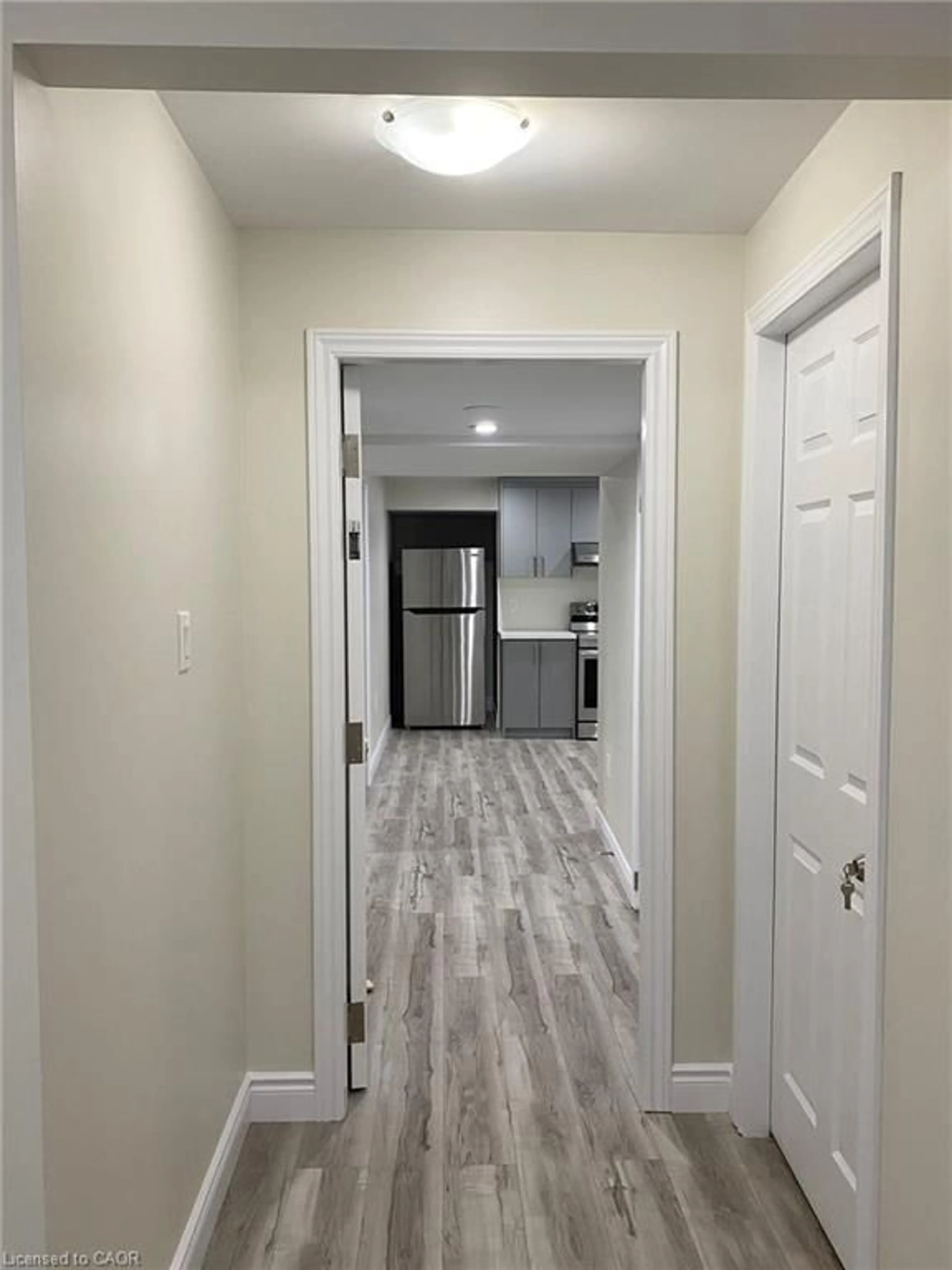 Indoor entryway for 148 Fitzgerald Dr #lower, Cambridge Ontario N1T 0B6