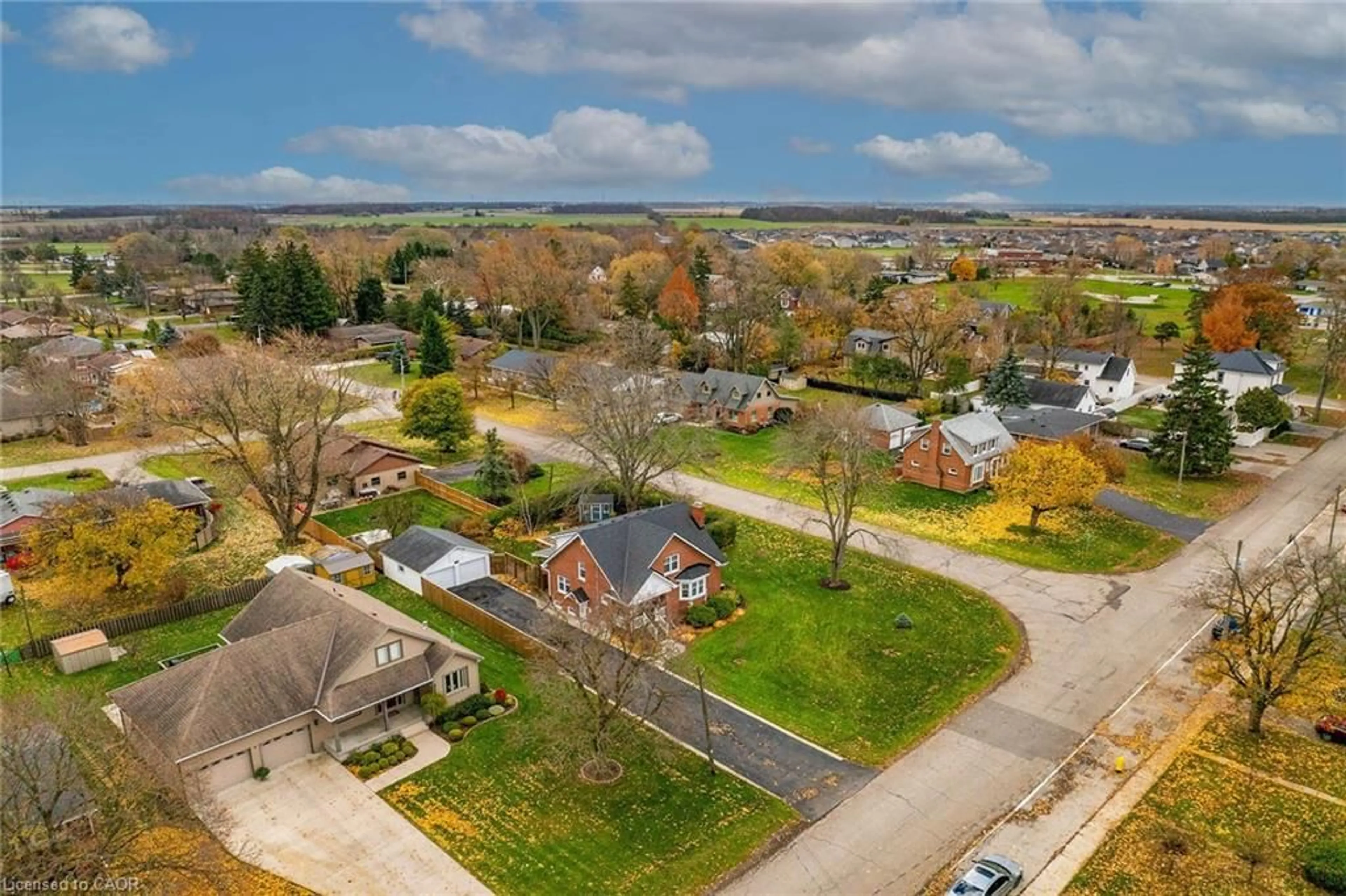 A pic from outside/outdoor area/front of a property/back of a property/a pic from drone, unknown for 11 Sherring St, Hagersville Ontario N0A 1H0