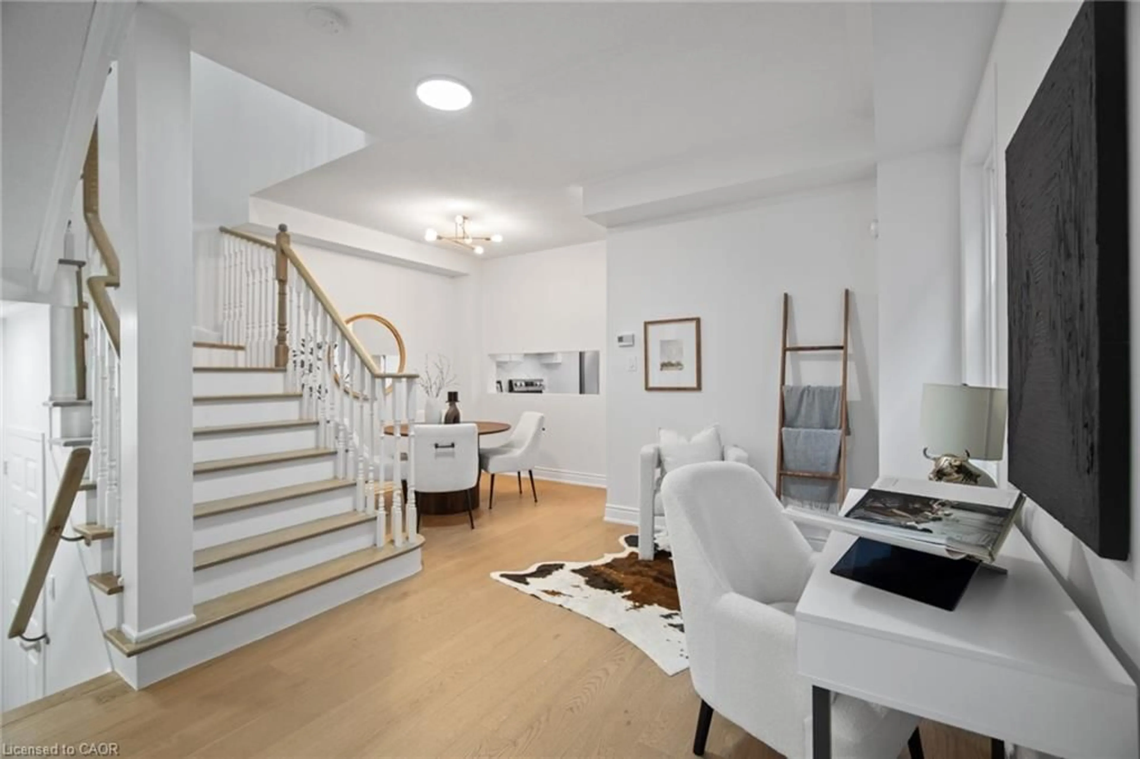 Unknown for 580 Courtney Valley Rd, Mississauga Ontario L5V 0C2