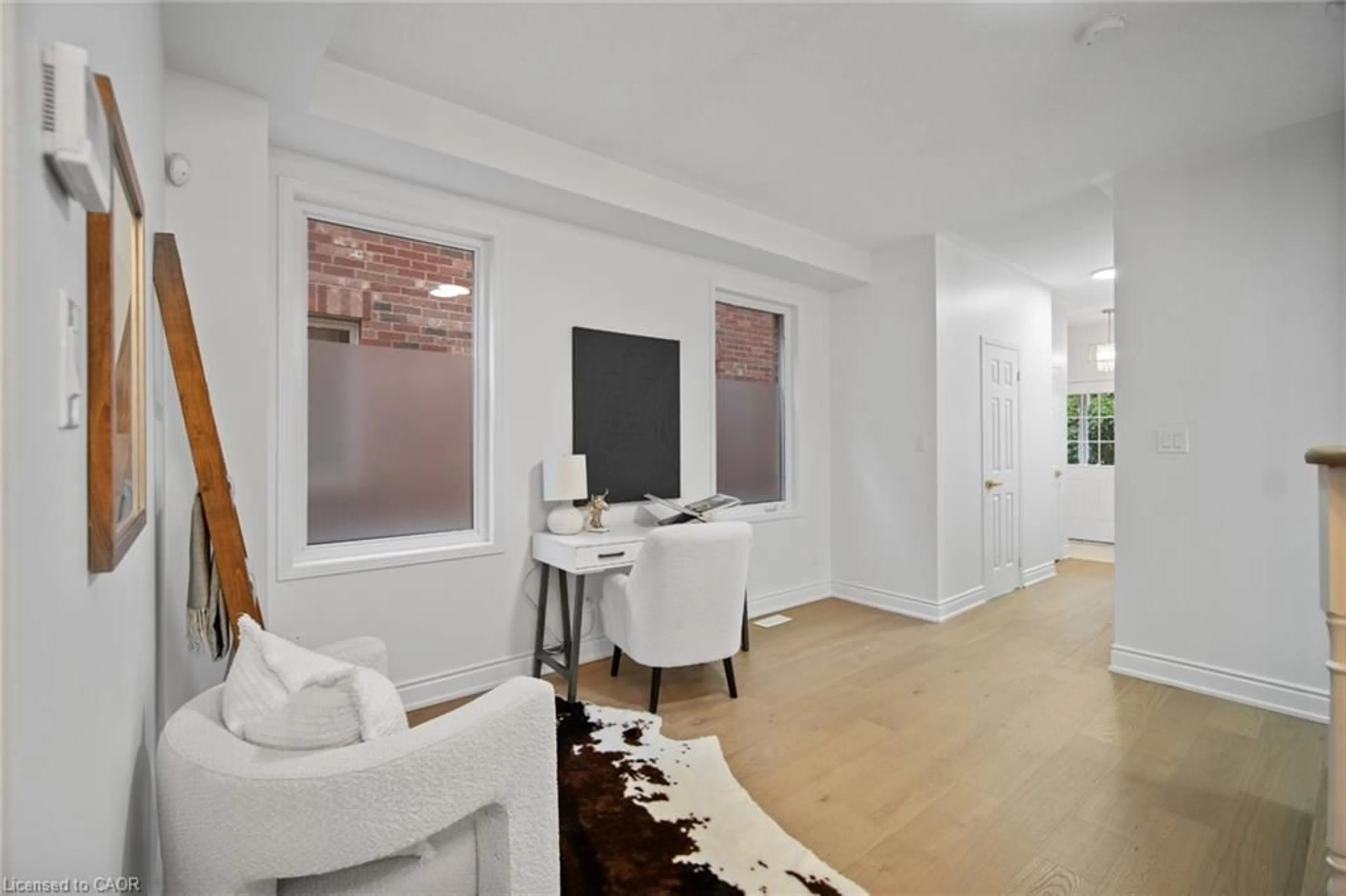 Unknown for 580 Courtney Valley Rd, Mississauga Ontario L5V 0C2