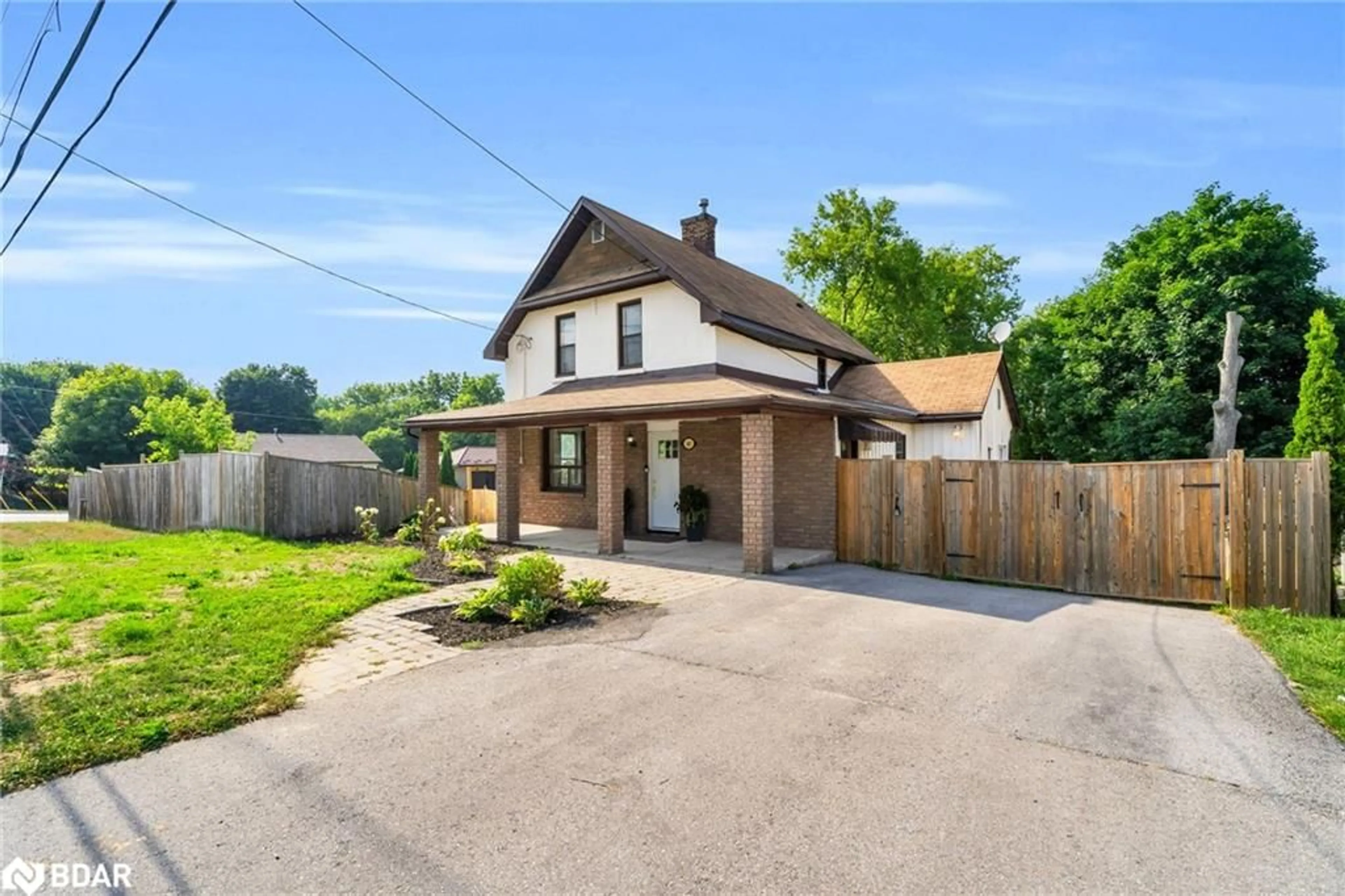 A pic from outside/outdoor area/front of a property/back of a property/a pic from drone, street for 145 Margaret St, Angus Ontario L0M 1B0