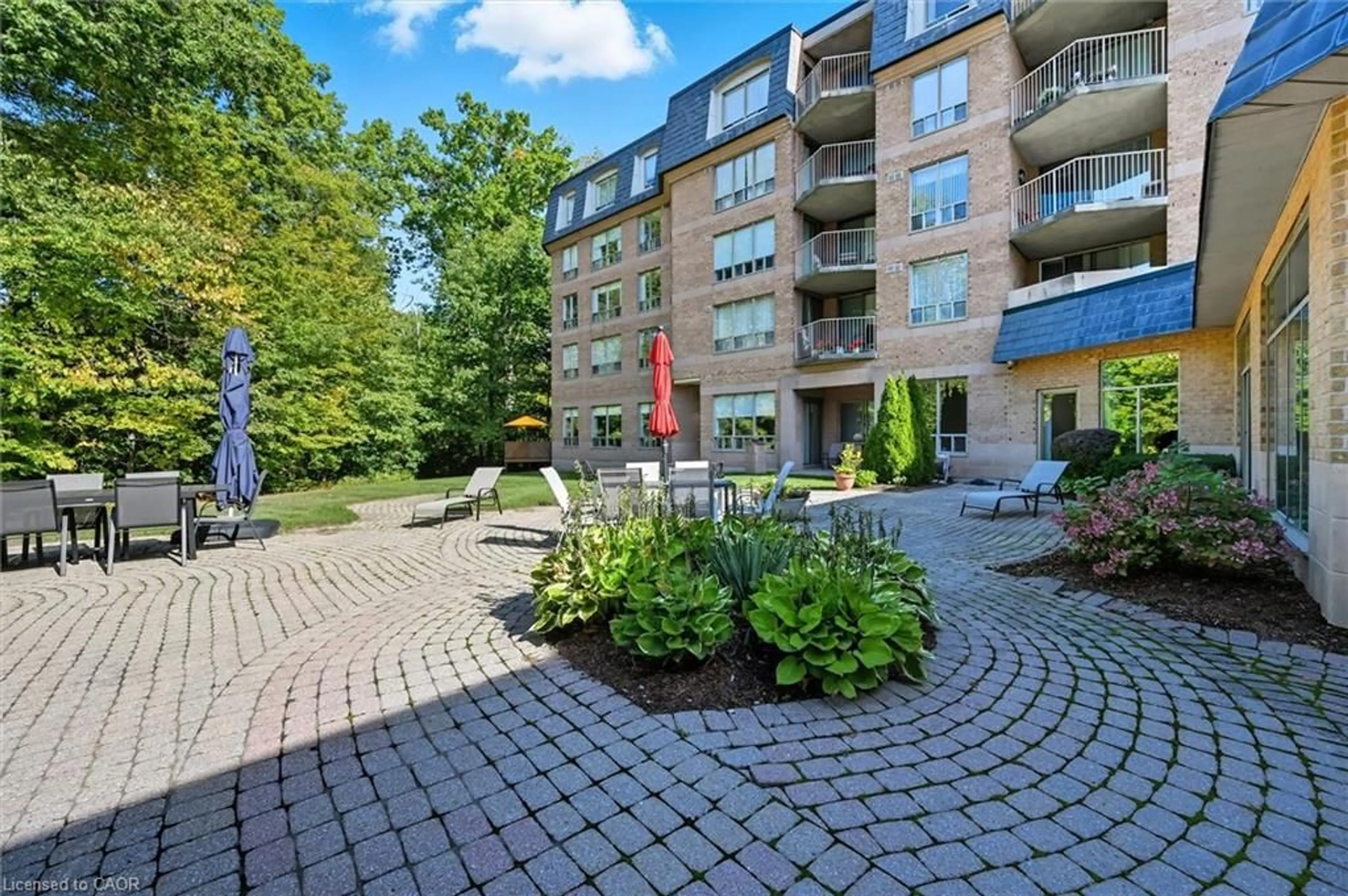 Patio, water/lake/river/ocean view for 8111 Forest Glen Dr #524, Niagara Falls Ontario L2H 2Y7