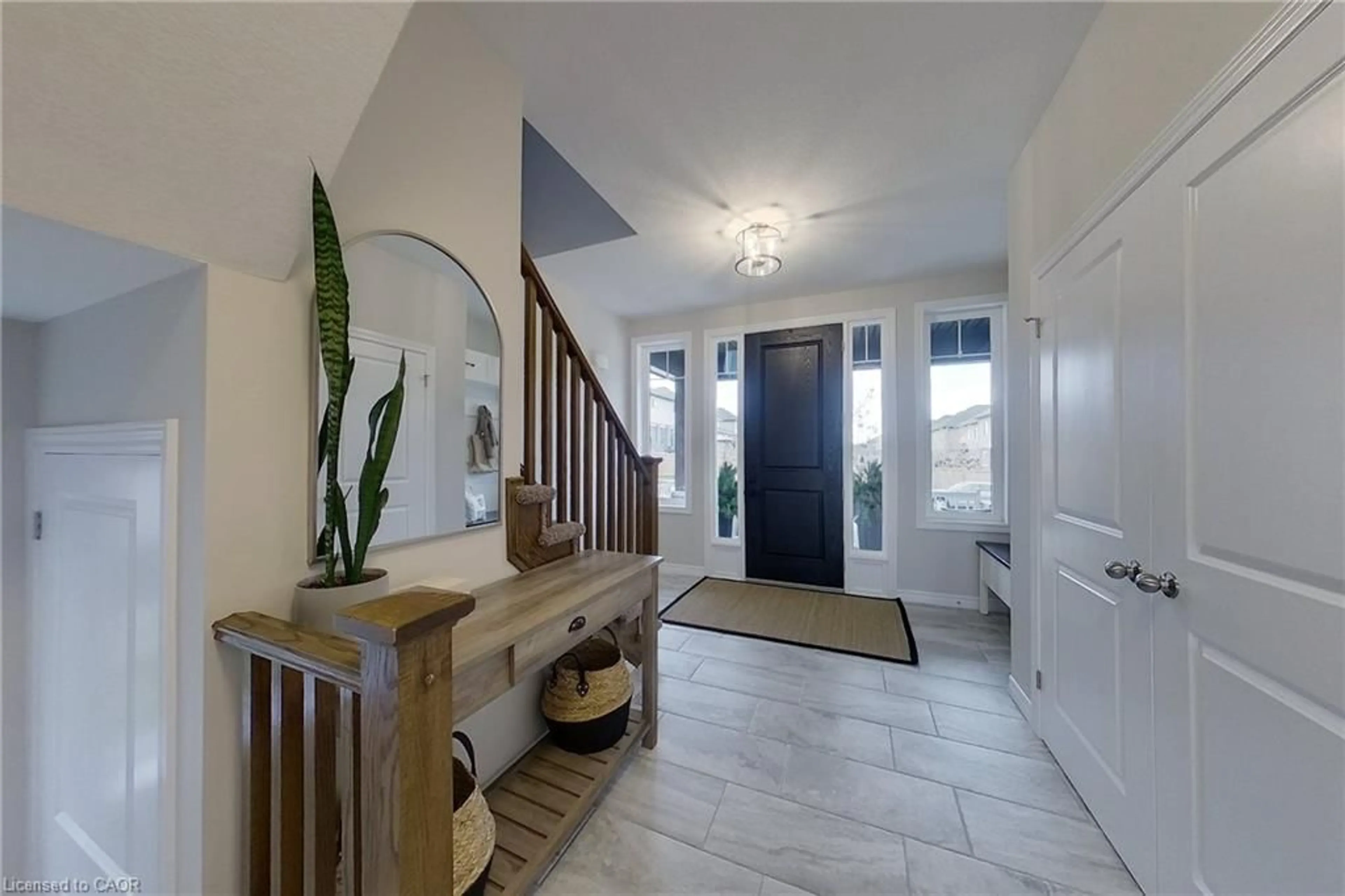 Indoor entryway for 142 Theodore Schuler Blvd, New Hamburg Ontario N3A 4N9