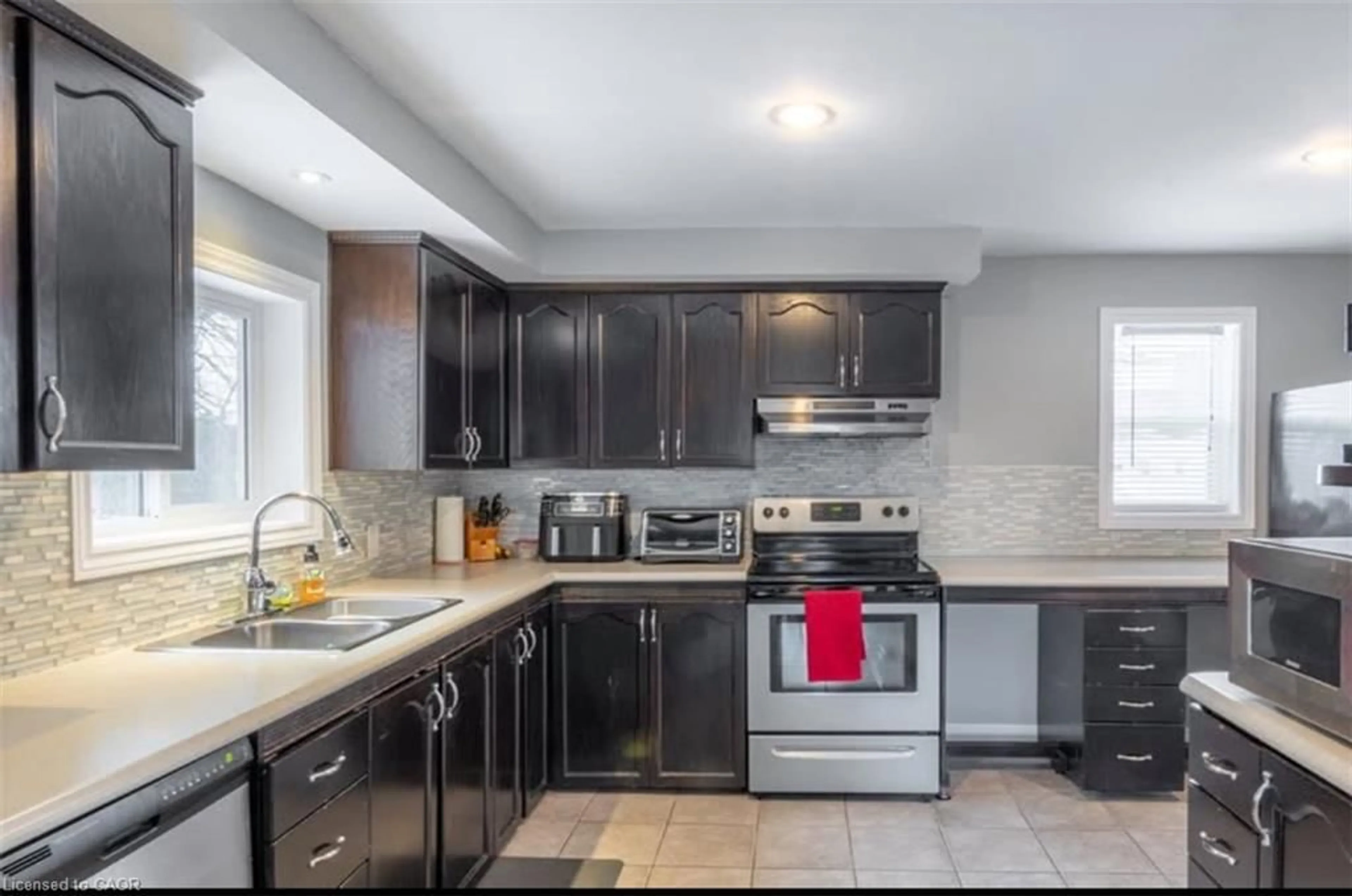 Open concept kitchen, ceramic/tile floor for 130 Union St, Listowel Ontario N4W 1X2