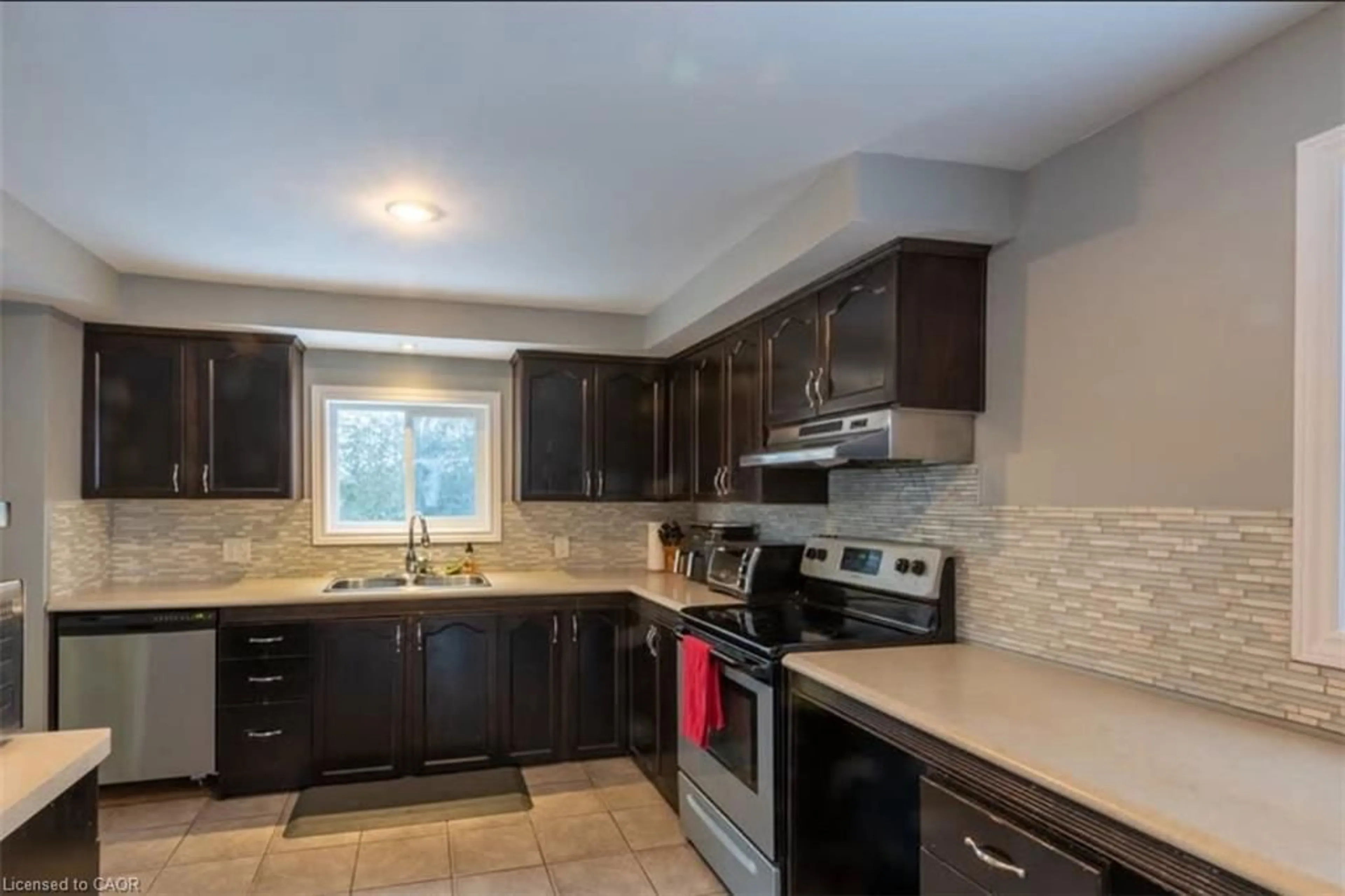 Open concept kitchen, ceramic/tile floor for 130 Union St, Listowel Ontario N4W 1X2