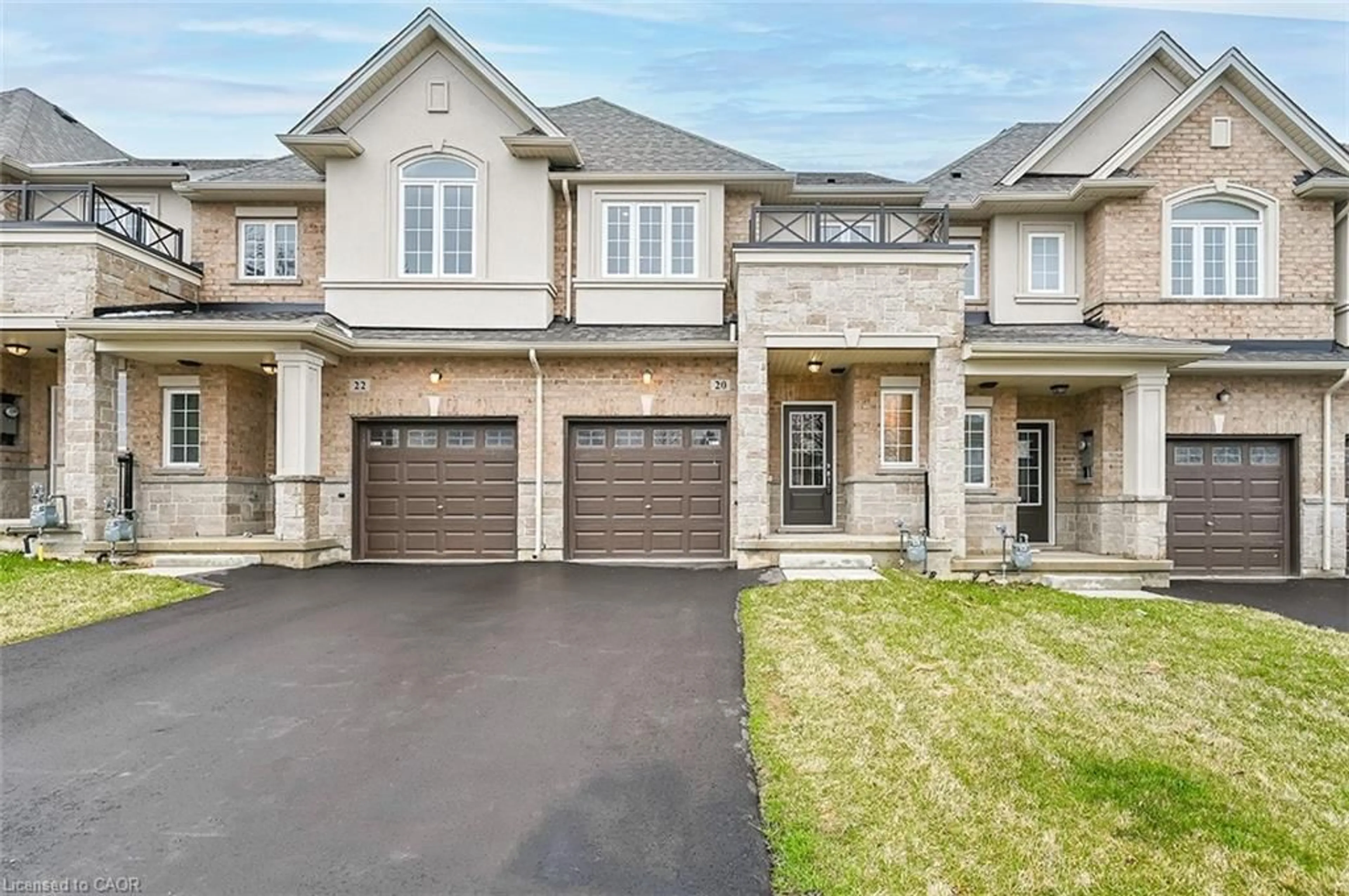 Home with brick exterior material, street for 20 Jellicoe Crt, Hamilton Ontario L9A 4T1