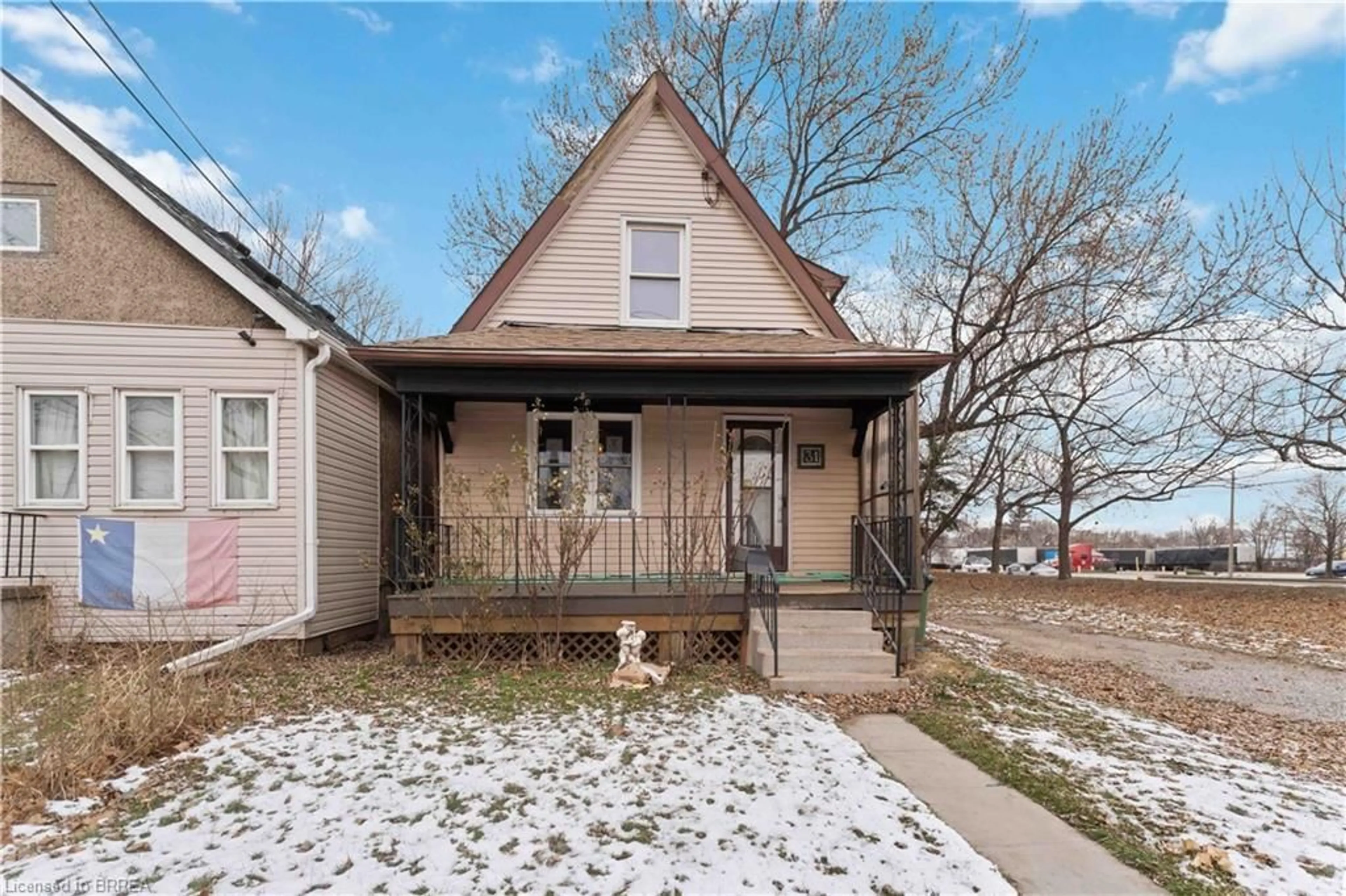 Home with brick exterior material, street for 31 Mckinstry St, Hamilton Ontario L8L 6C2