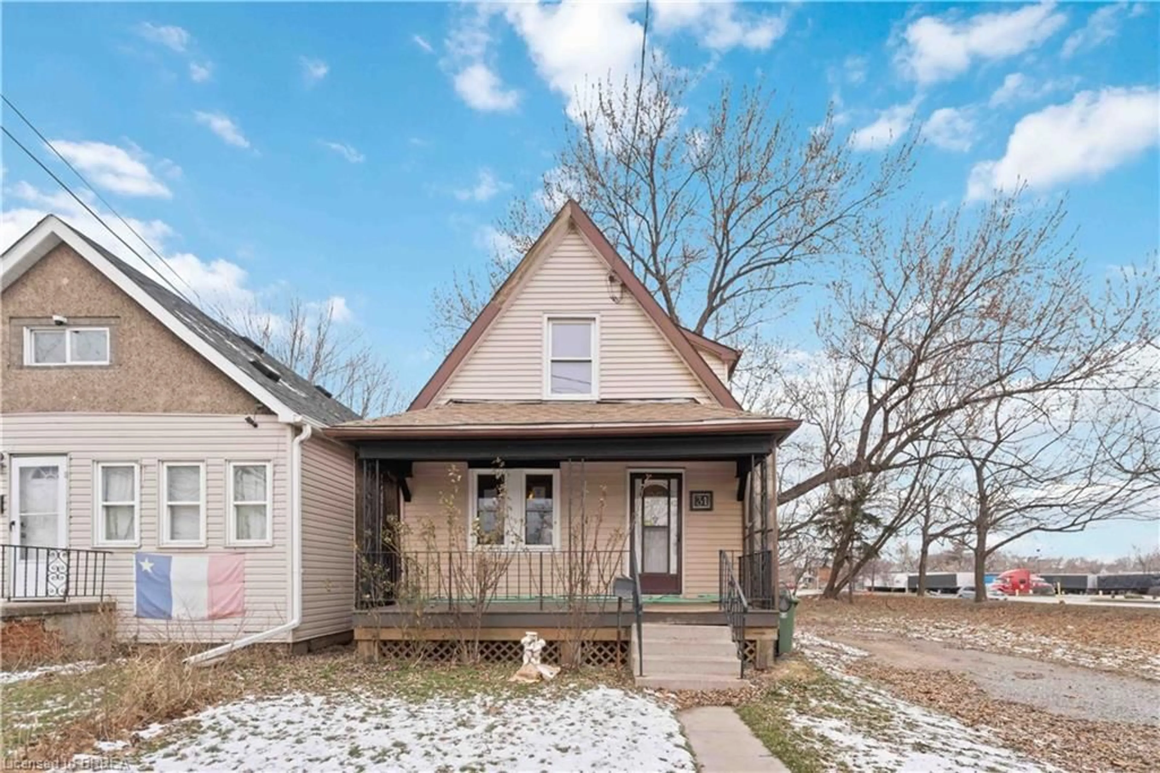 Unknown for 31 Mckinstry St, Hamilton Ontario L8L 6C2