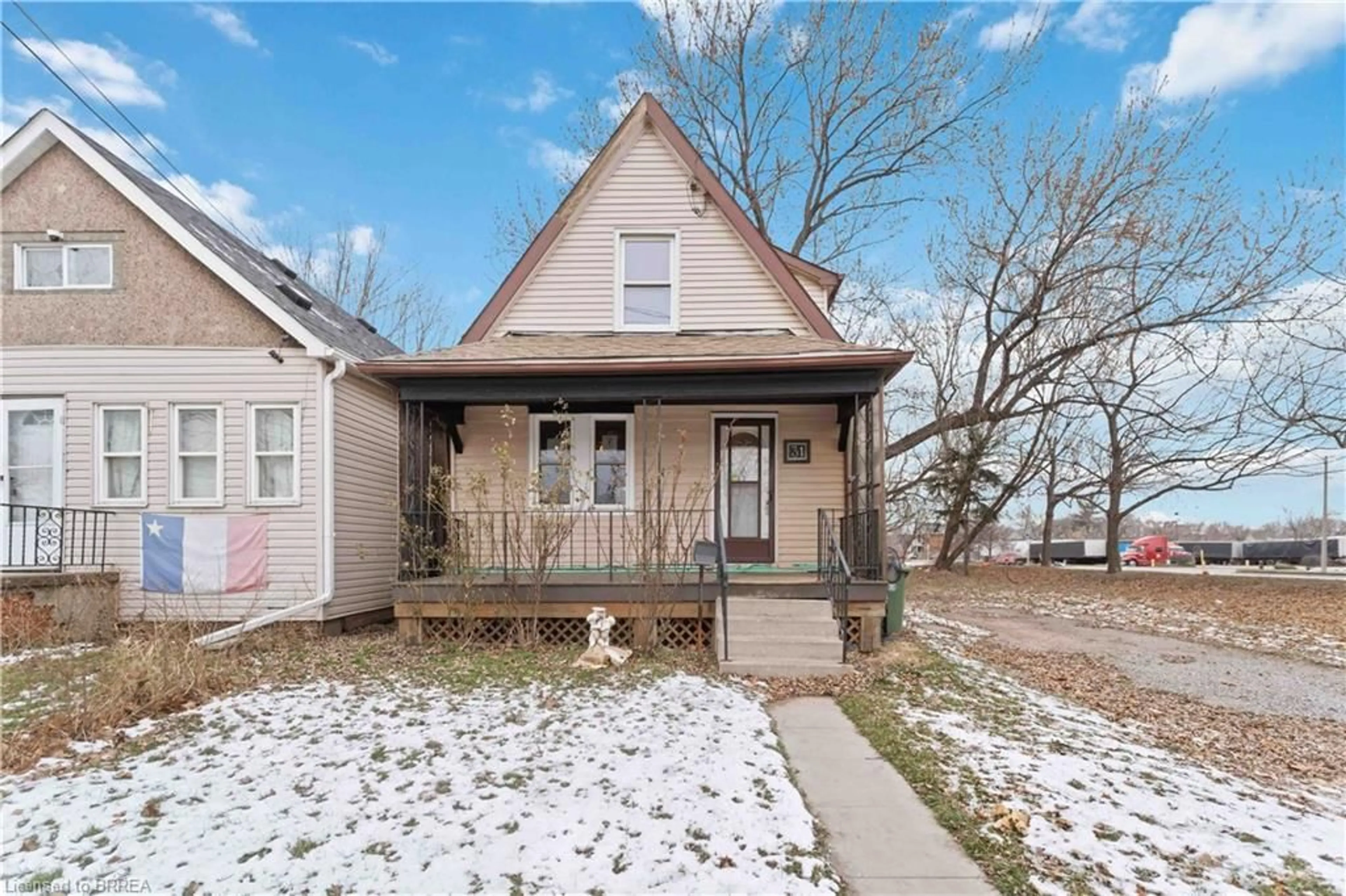 Home with brick exterior material, street for 31 Mckinstry St, Hamilton Ontario L8L 6C2