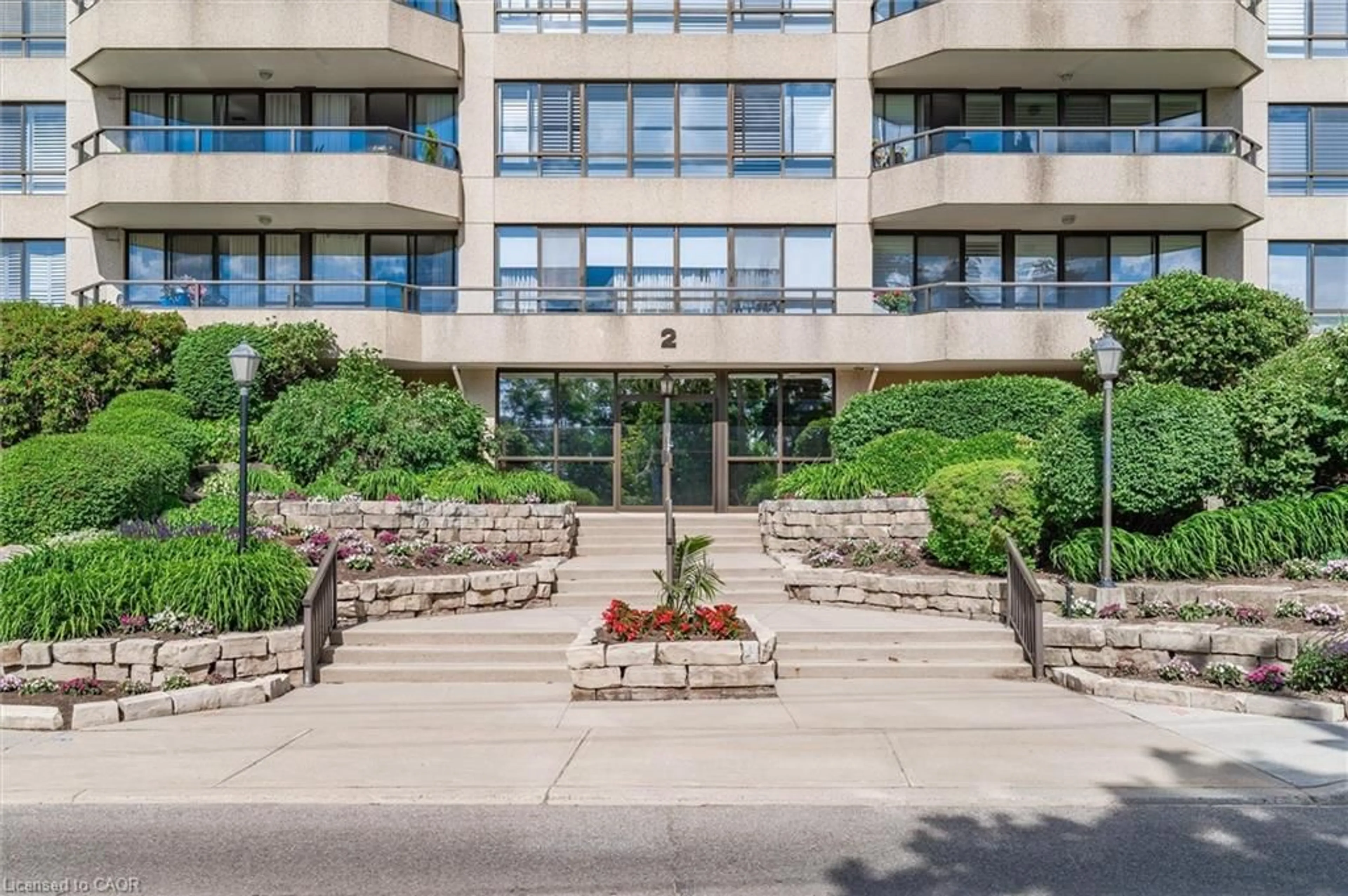 Indoor foyer for 2 Lancaster St #406, Kitchener Ontario N2H 6S3