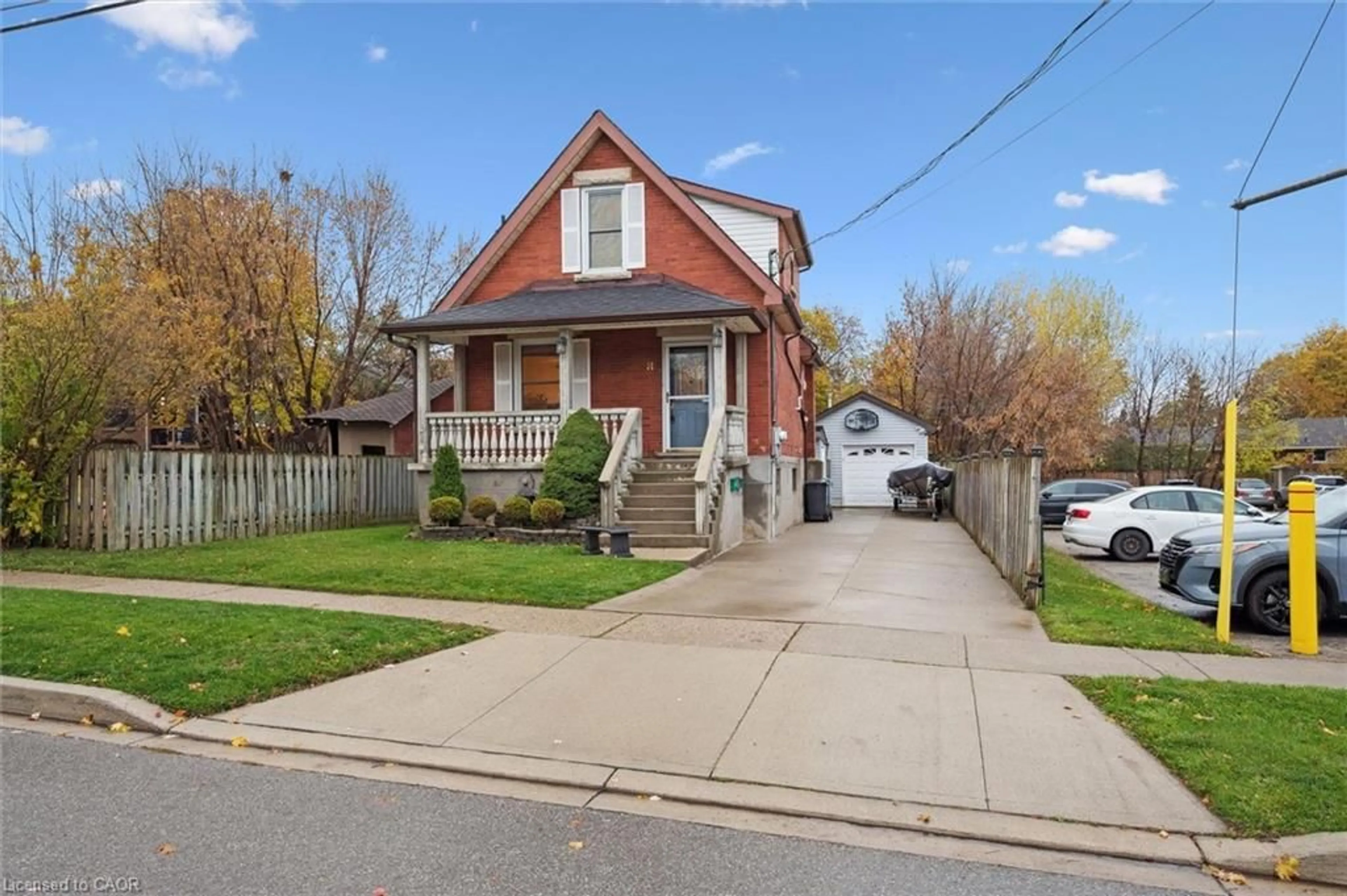 Home with brick exterior material, street for 8 Drew St, Guelph Ontario N1H 1Z5
