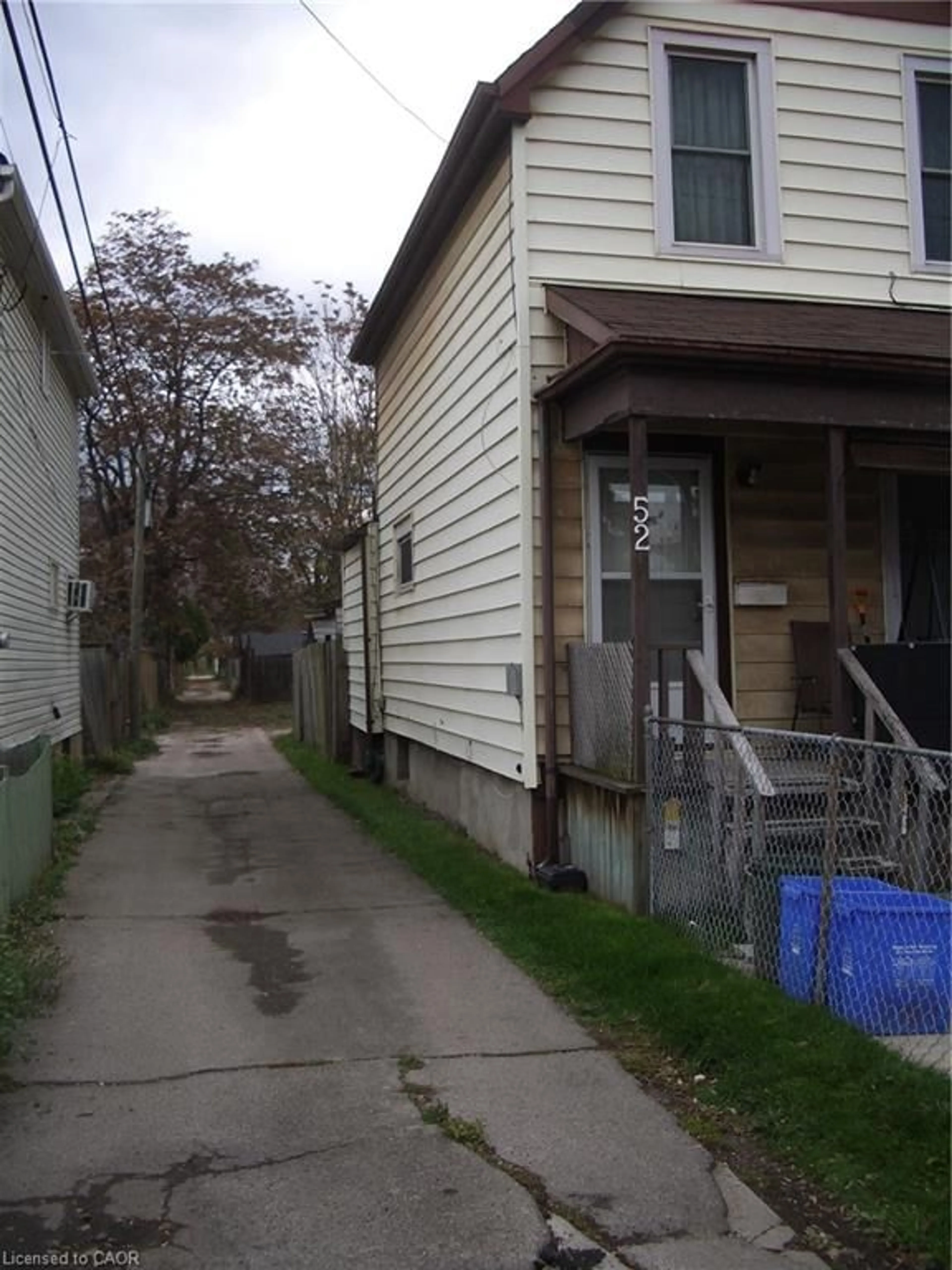 Blurry image for 52 Douglas Ave, Hamilton Ontario L8L 5R3