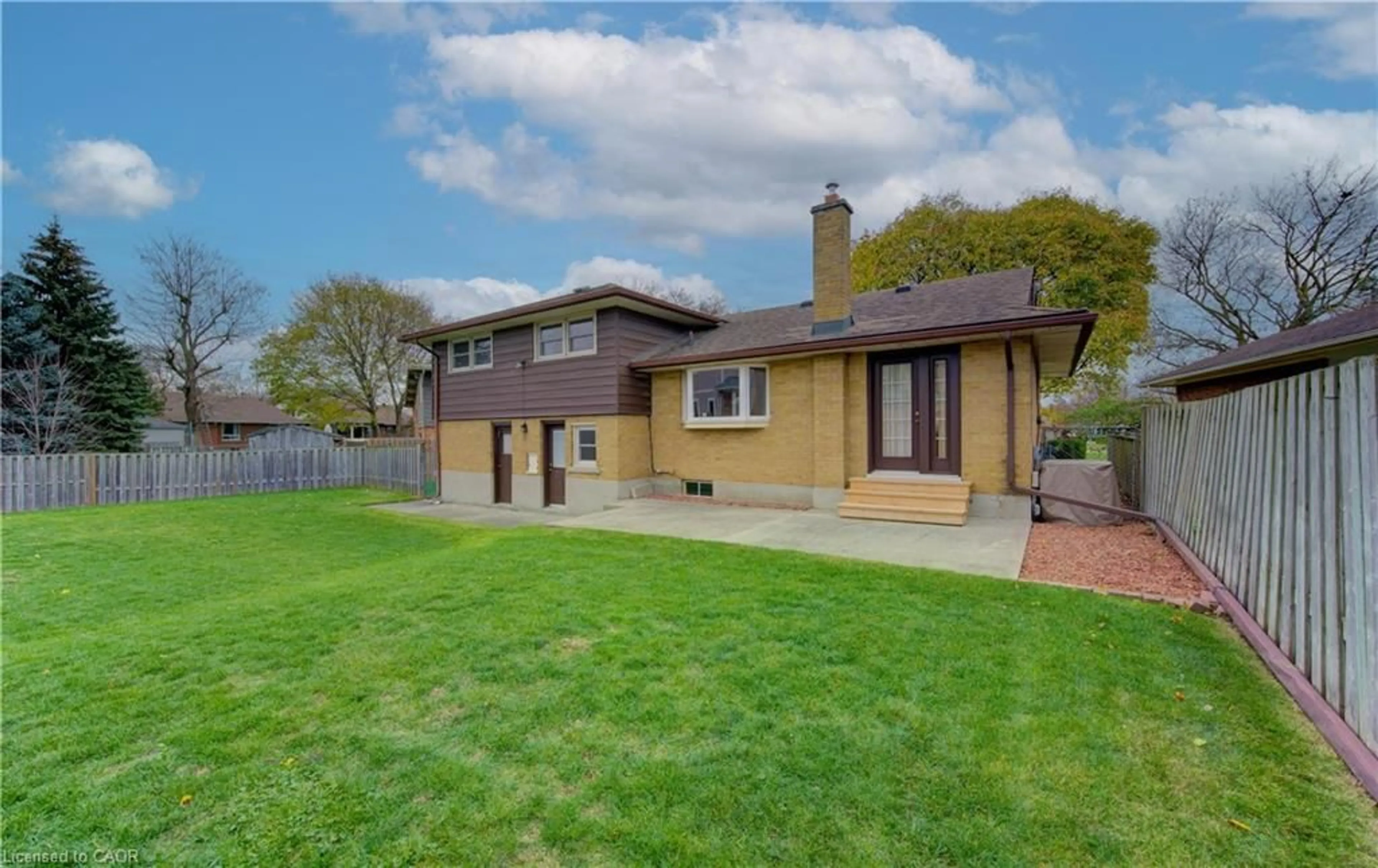 Home with brick exterior material, street for 26 Camden Pl, Kitchener Ontario N2B 1P8