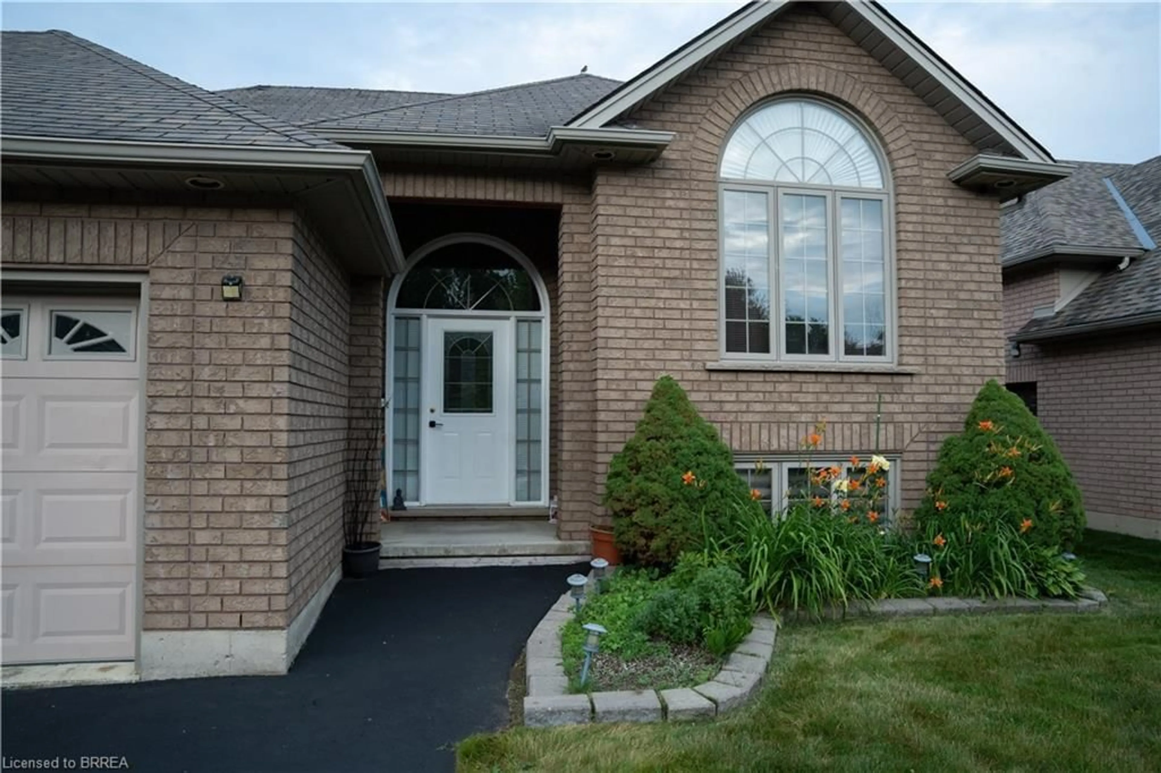 Home with brick exterior material, street for 53 Mission Rd, Brantford Ontario N3S 0A3