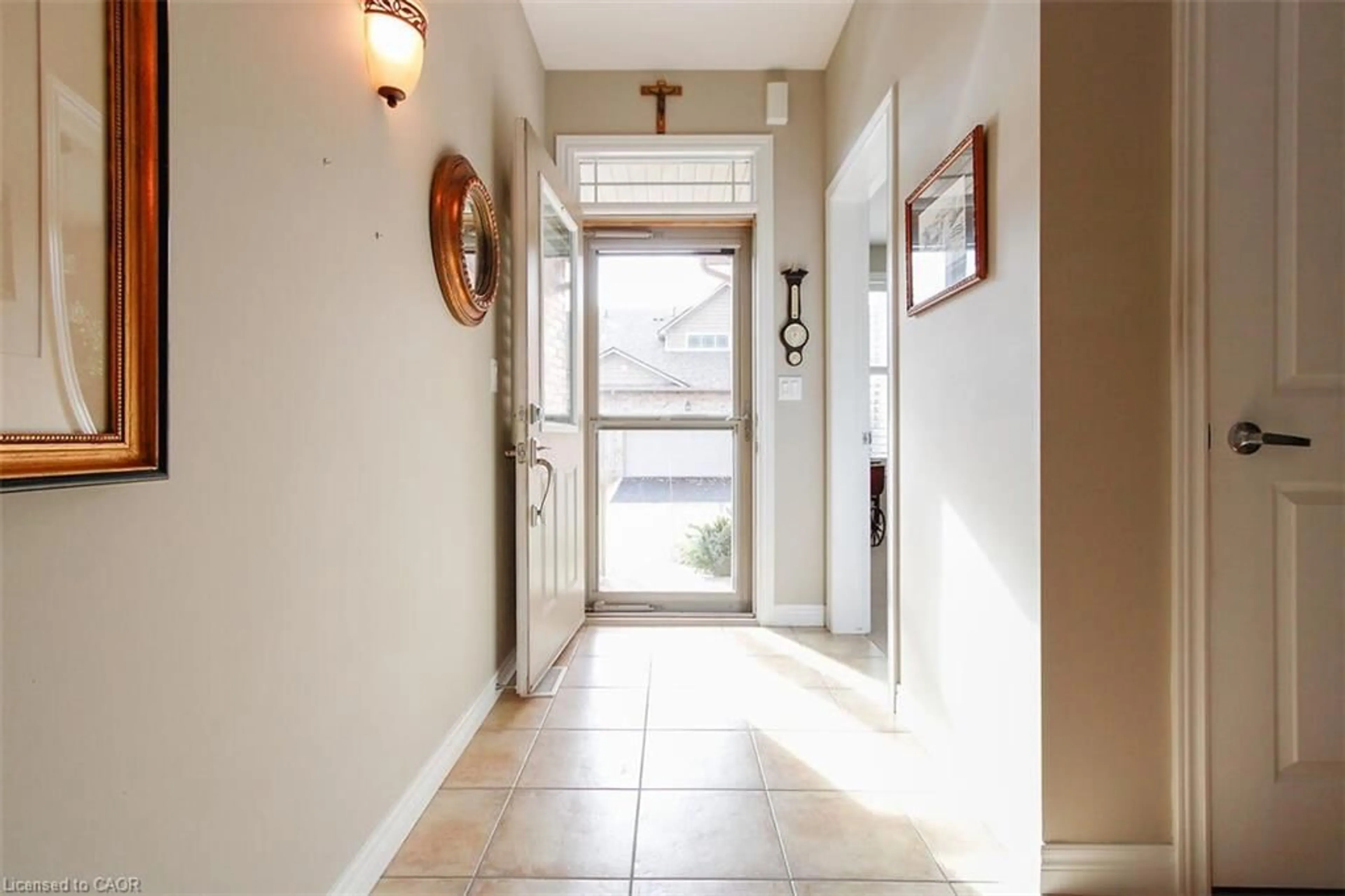 Indoor entryway for 2120 Itabashi Way #158, Burlington Ontario L7M 0V3