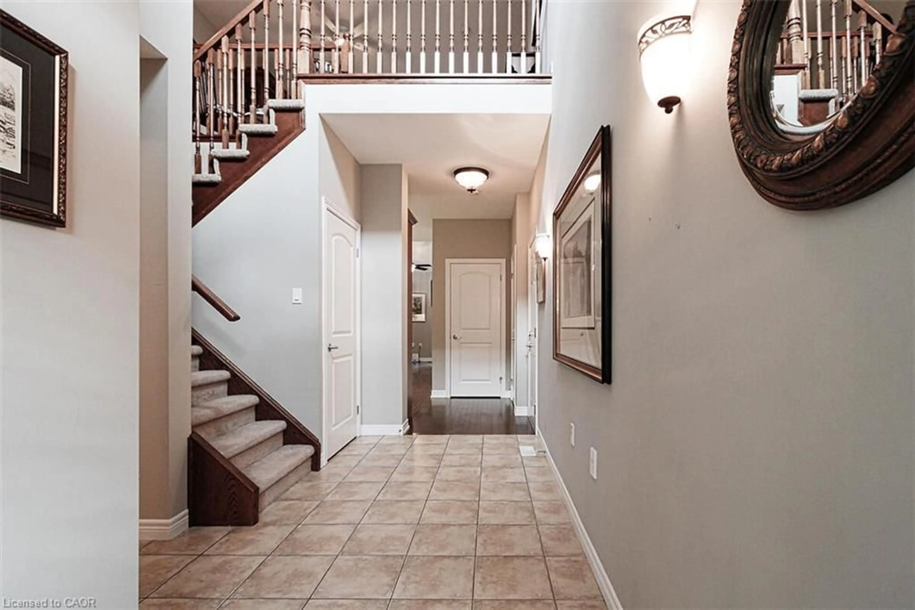 Indoor entryway for 2120 Itabashi Way #158, Burlington Ontario L7M 0V3