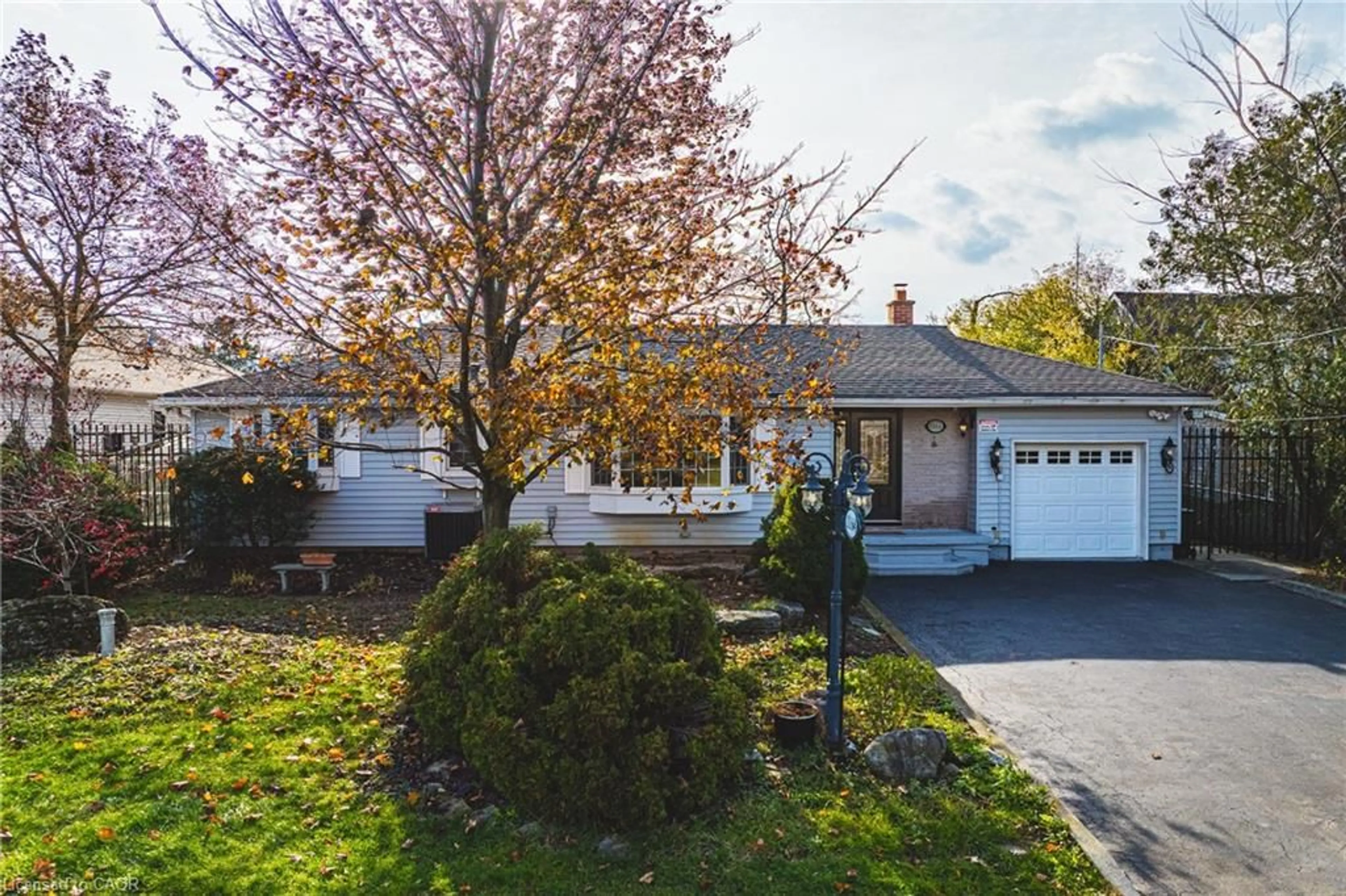 A pic from outside/outdoor area/front of a property/back of a property/a pic from drone, street for 1164 Barton St, Stoney Creek Ontario L8E 5H1