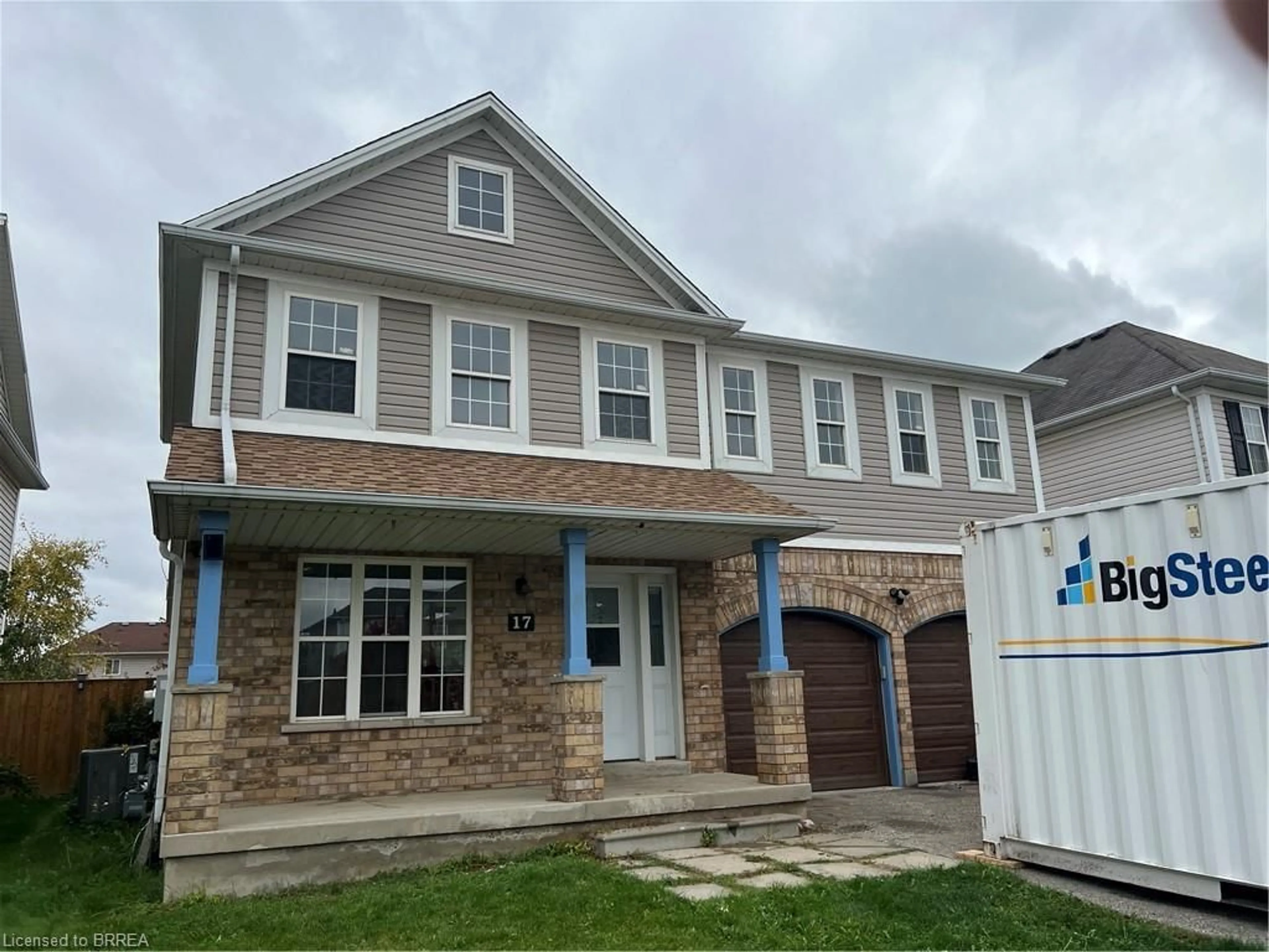 Home with vinyl exterior material, building for 17 Stowe Terr, Brantford Ontario N3T 6P4