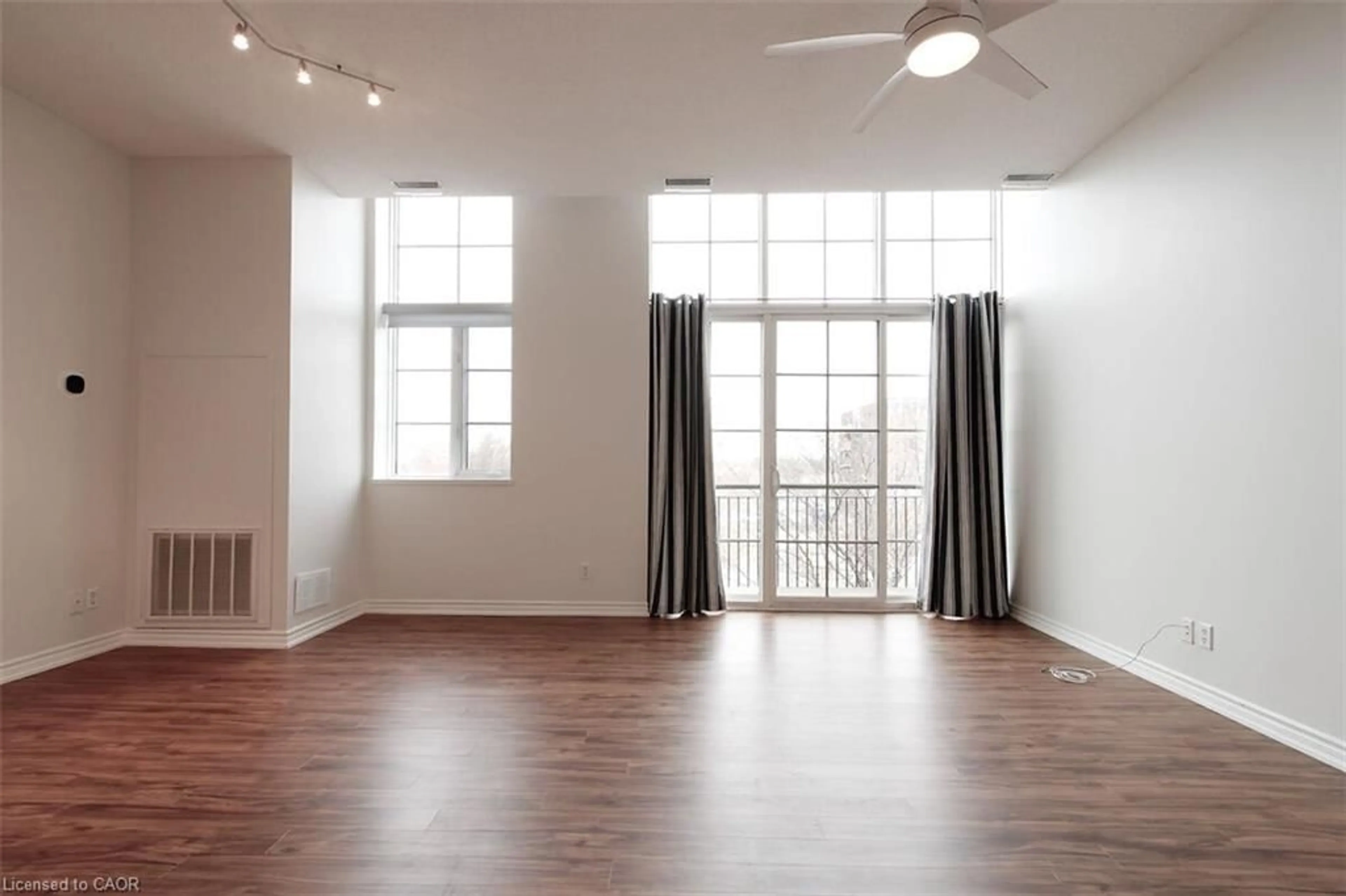 A pic of a room for 262 Dundas St #306, Waterdown Ontario L8B 1A9