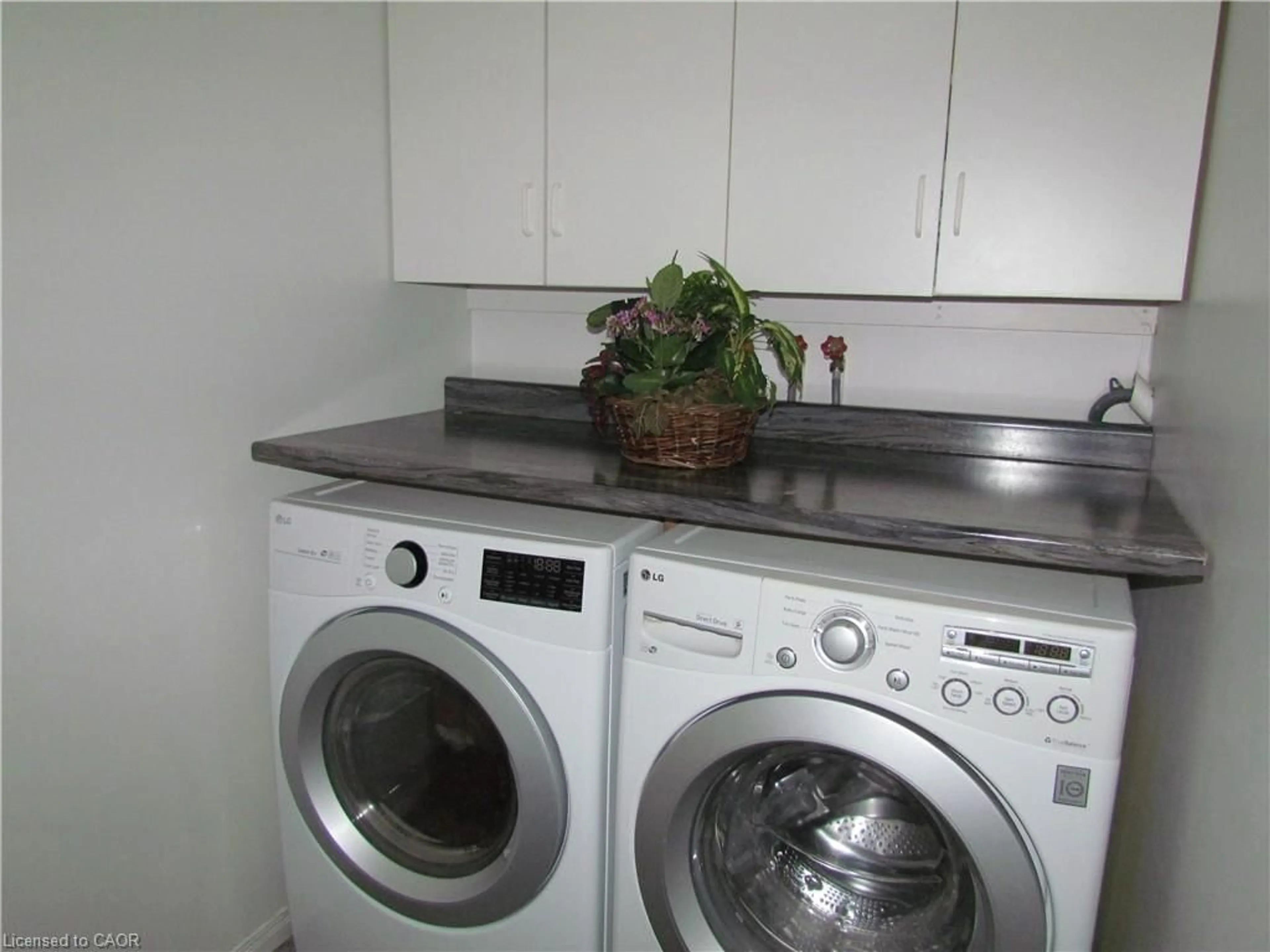 Laundry room for 38 Barker St, Tillsonburg Ontario N4G 1E5