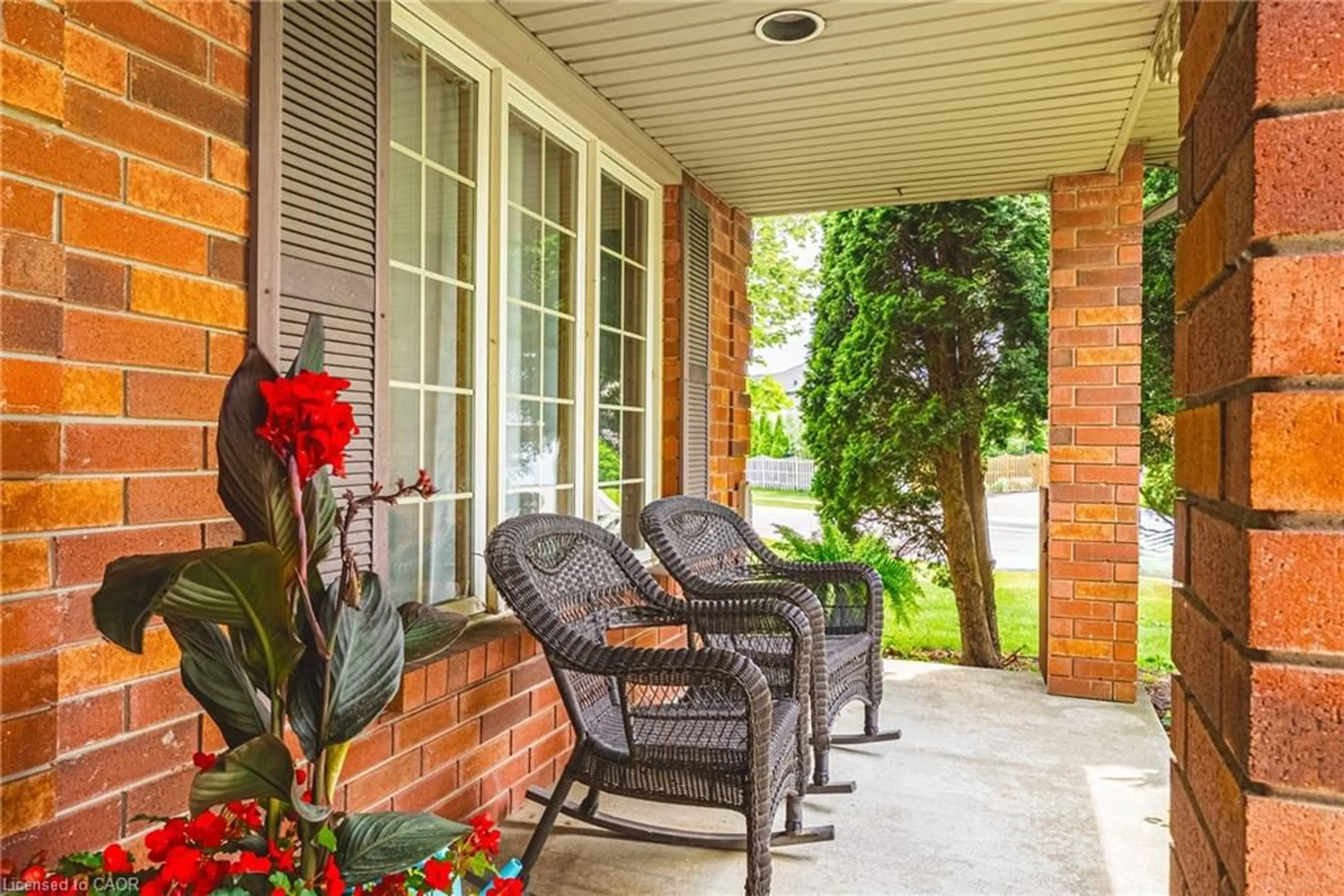 Patio, street for 185 Comfort Crt, Hamilton Ontario L0R 1W0