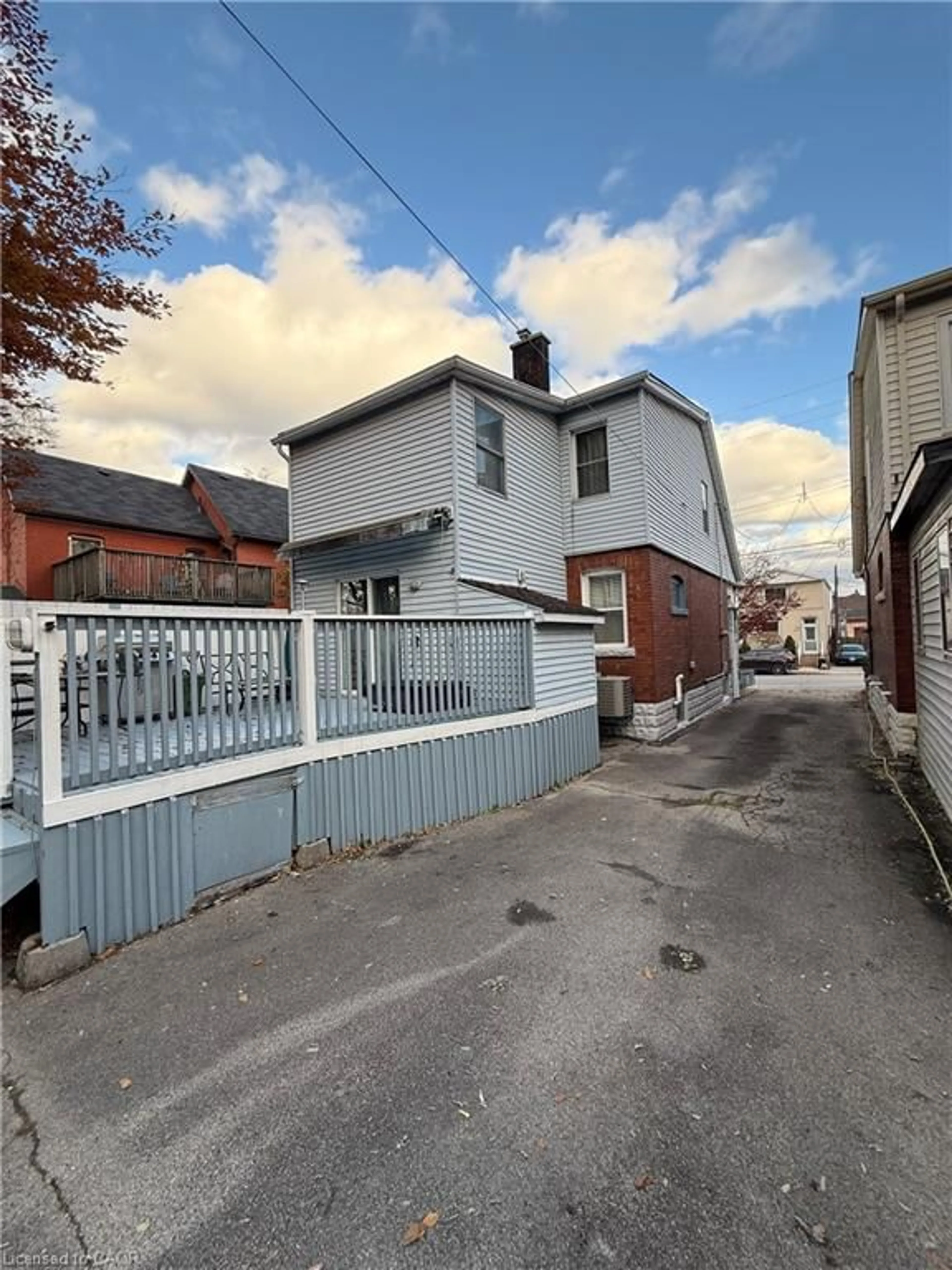 A pic from outside/outdoor area/front of a property/back of a property/a pic from drone, street for 205 Locke St, Hamilton Ontario L8R 3B1