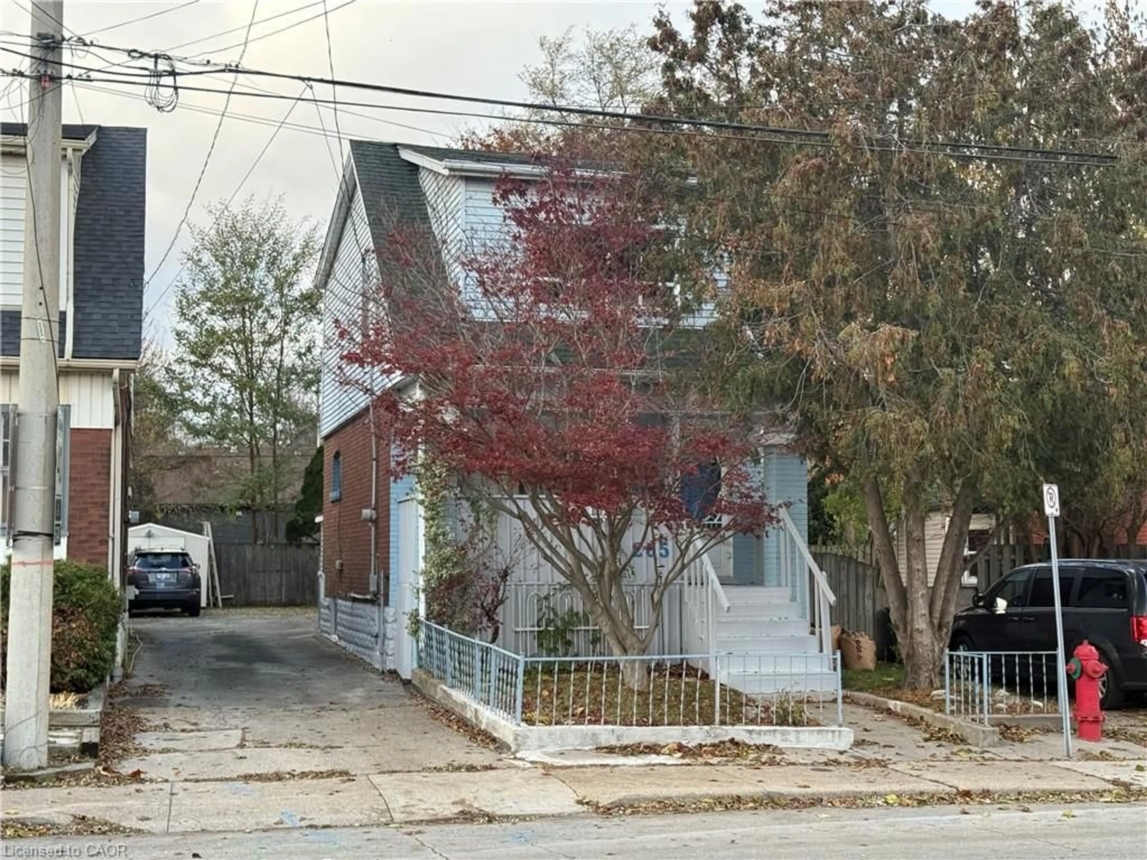 Unknown for 205 Locke St, Hamilton Ontario L8R 3B1