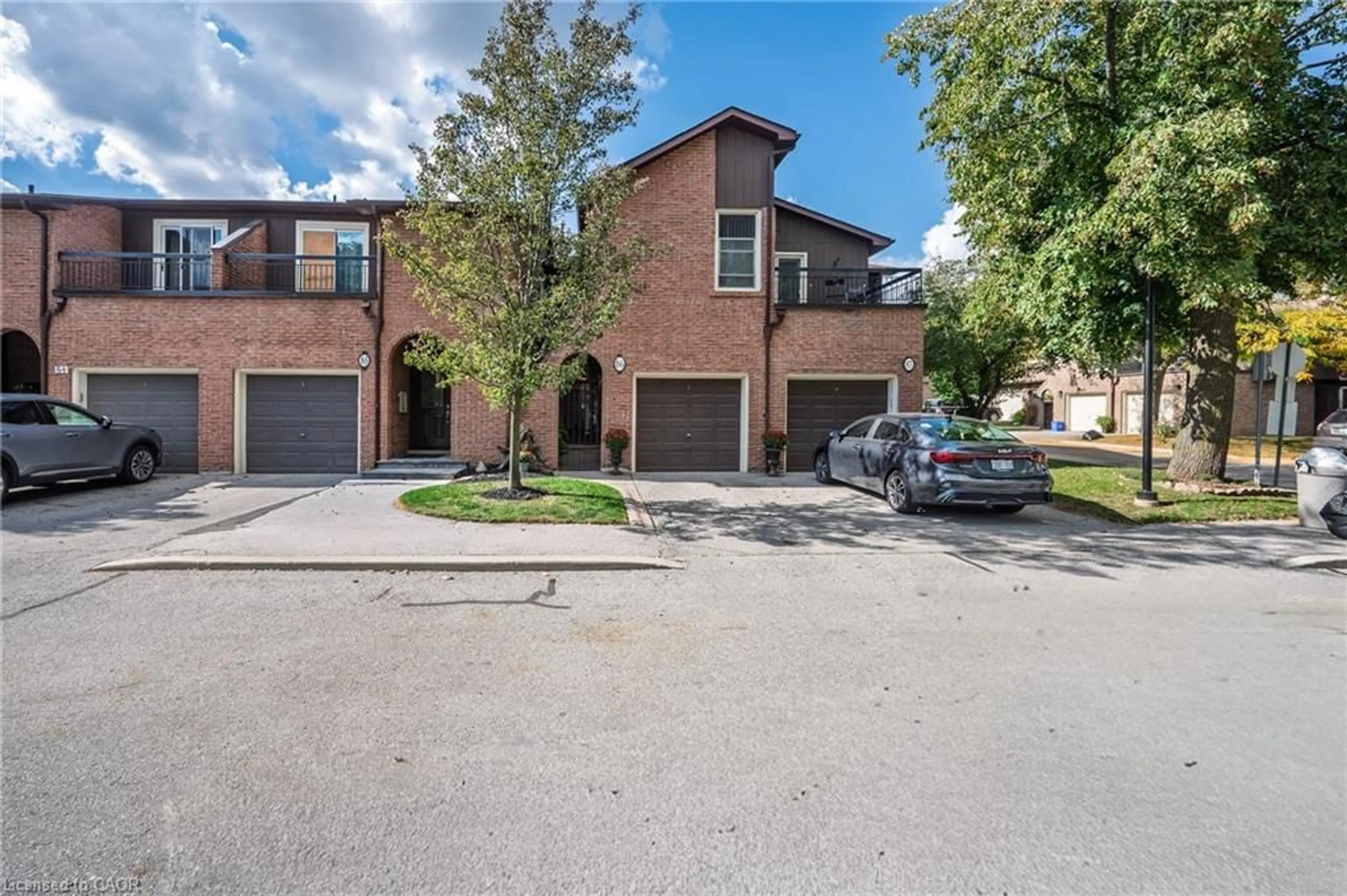 Home with brick exterior material, street for 2301 Cavendish Dr #86, Burlington Ontario L7P 3M3